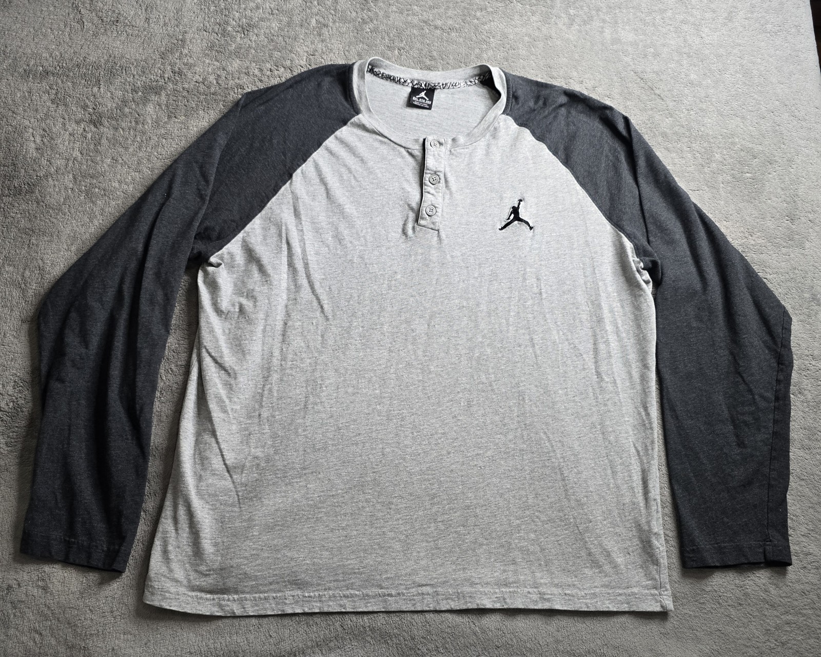 Jordan Retro Long Sleeve T-shirt Mens 3XL Gray 3 Button Jumpman Logo Tee 632084 gallery