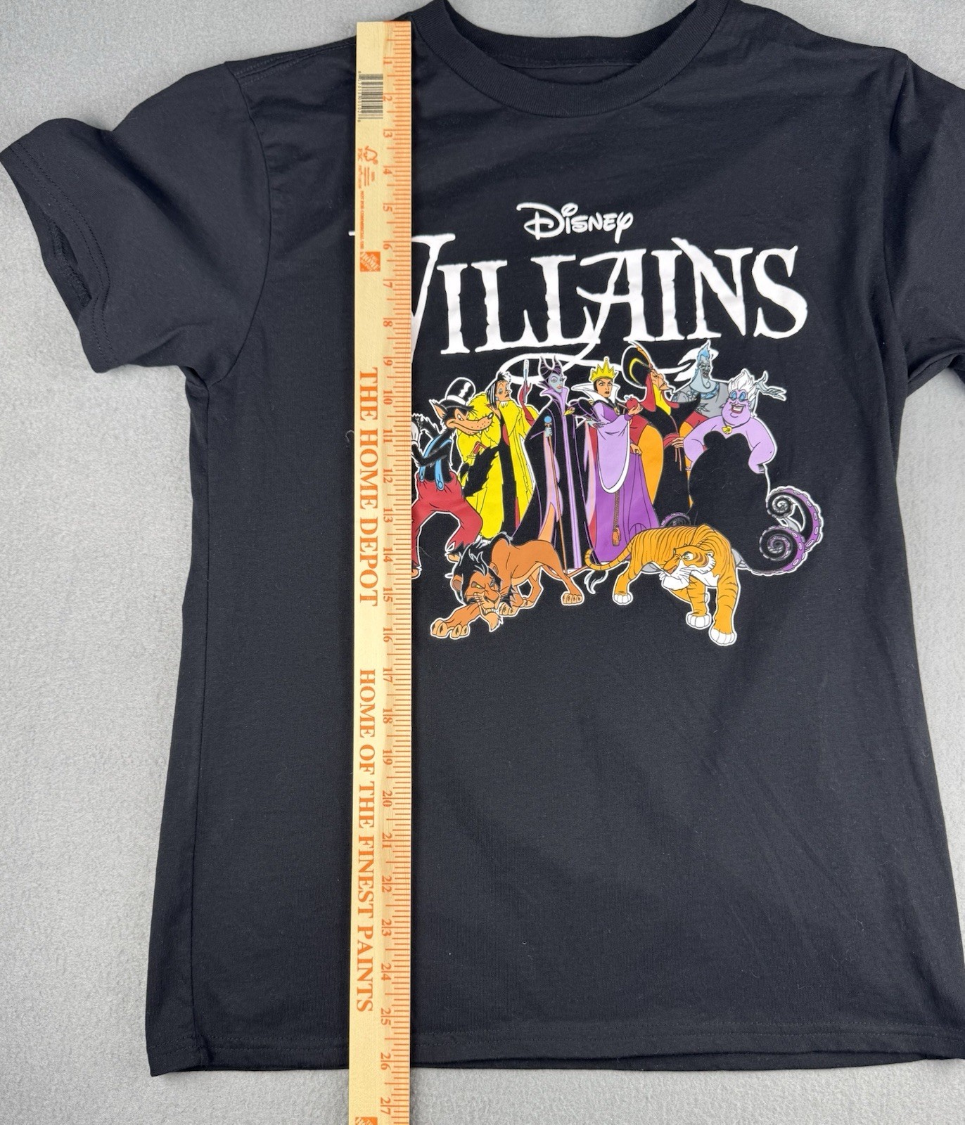 Disney Villains T-Shirt~Evil Queen~Scar~Hades~Ursula~Size Large~Great Condition gallery