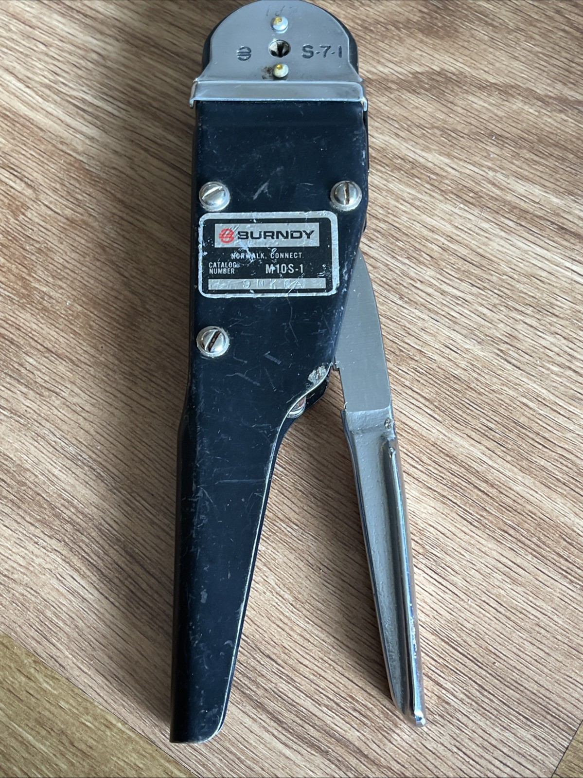 Burndy M10S-1 Hand Crimping Tool With S-7-1 Die Size