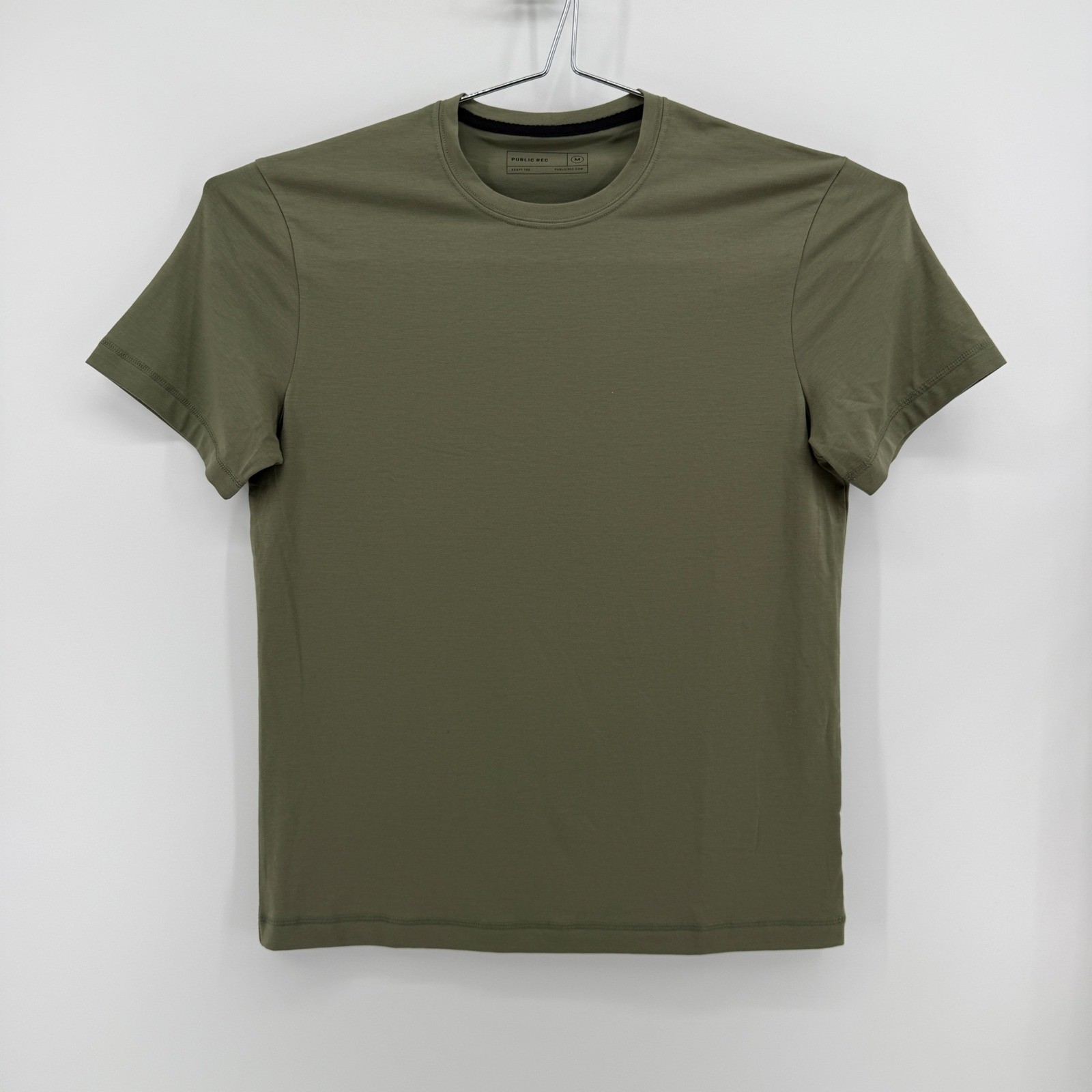 Public Rec Adapt Tee Mens M Olive Green Solid Polyester Lyocell Stretch Shirt