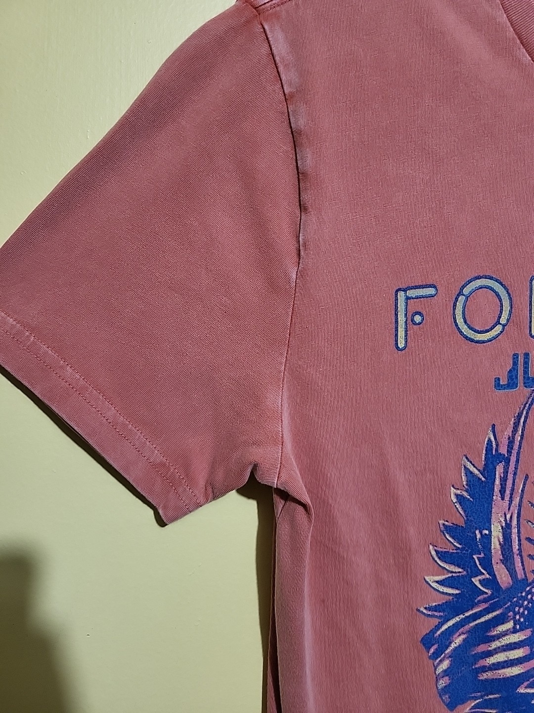 Foreigner Band Men's Short Sleeve Shirt Juke Box Hero Washed Style Size Small gallery