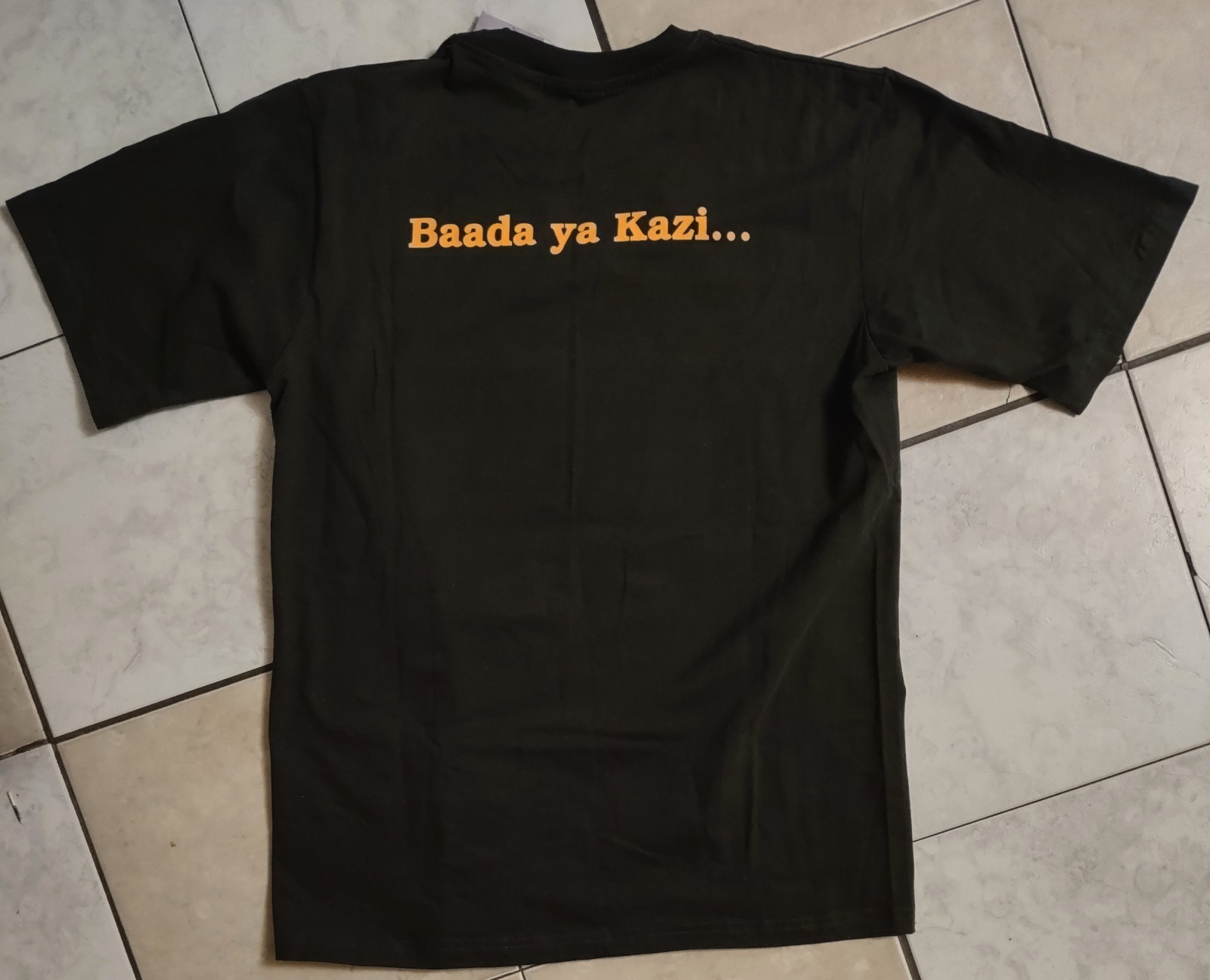 TUSKER BEER size L olive green T-Shirt NEW Kenyan Breweries Made In Kenya Africa gallery
