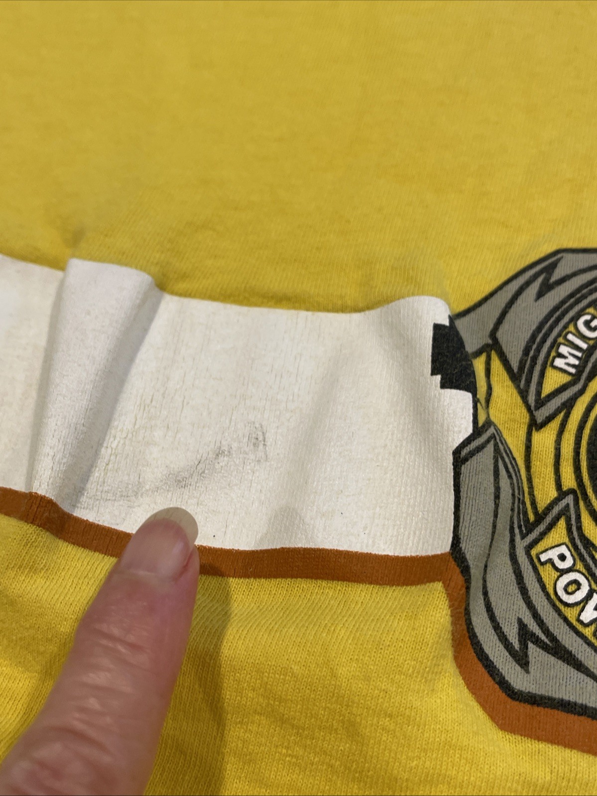 Mighty Morphin Power Rangers Yellow Ranger 2014 T-Shirt Size Small *See Pics* gallery