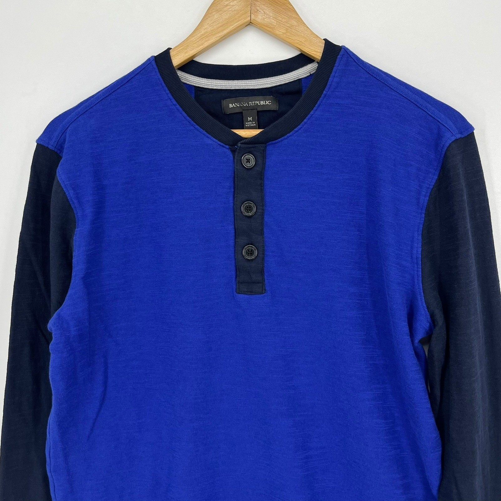 Banana Republic Mens Henley Shirt Colorblock Blue Navy Long Sleeve Cotton Size M gallery