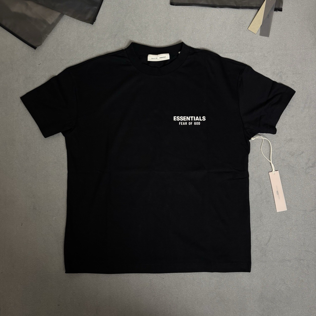 Fear of God ESSENTIALS Men's M Black Logo Graphic Crew Neck Short Sleeve Tee gallery