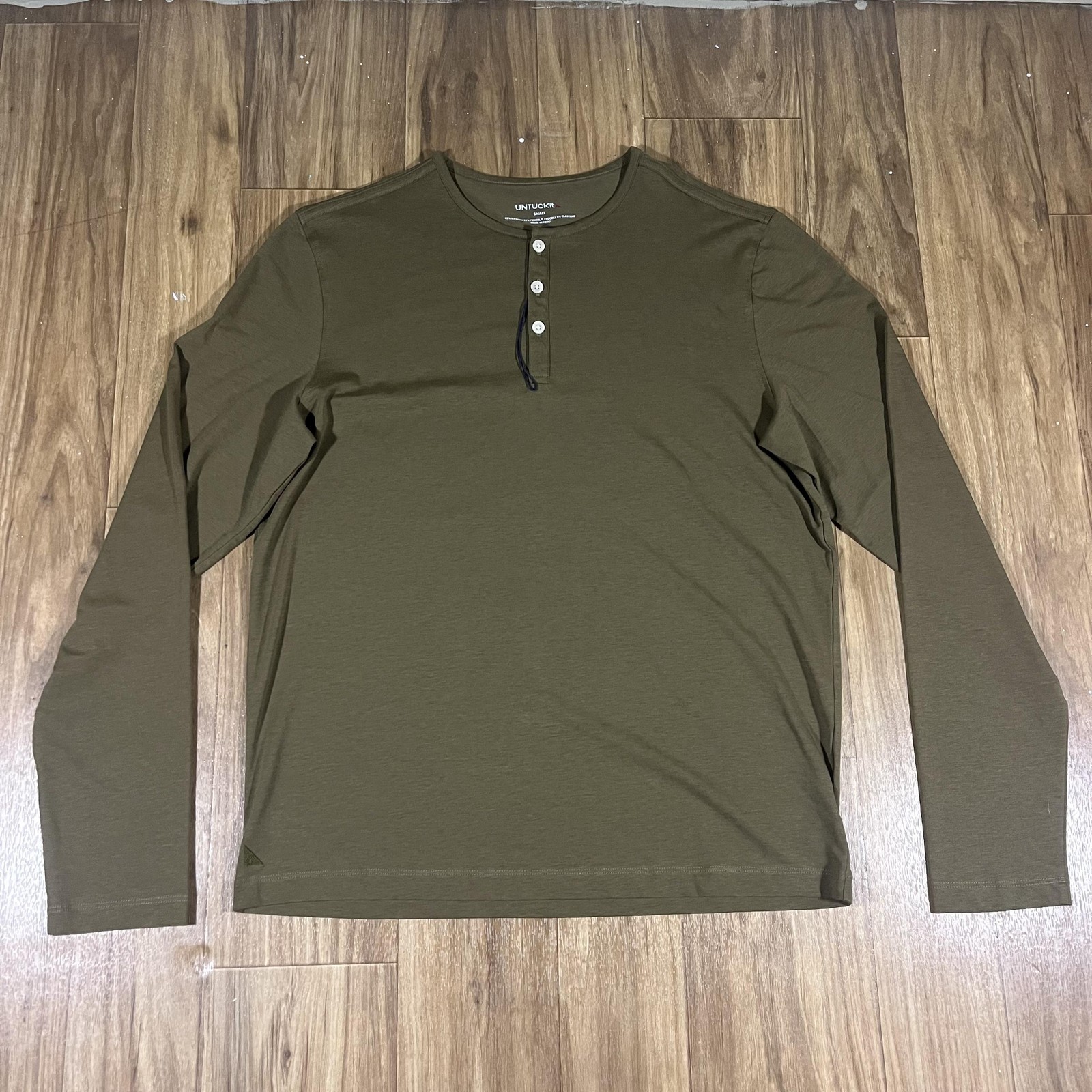 UNTUCKit Shirt Mens Small Green Long Sleeve Henley Stretch Tagless Cotton Blend gallery