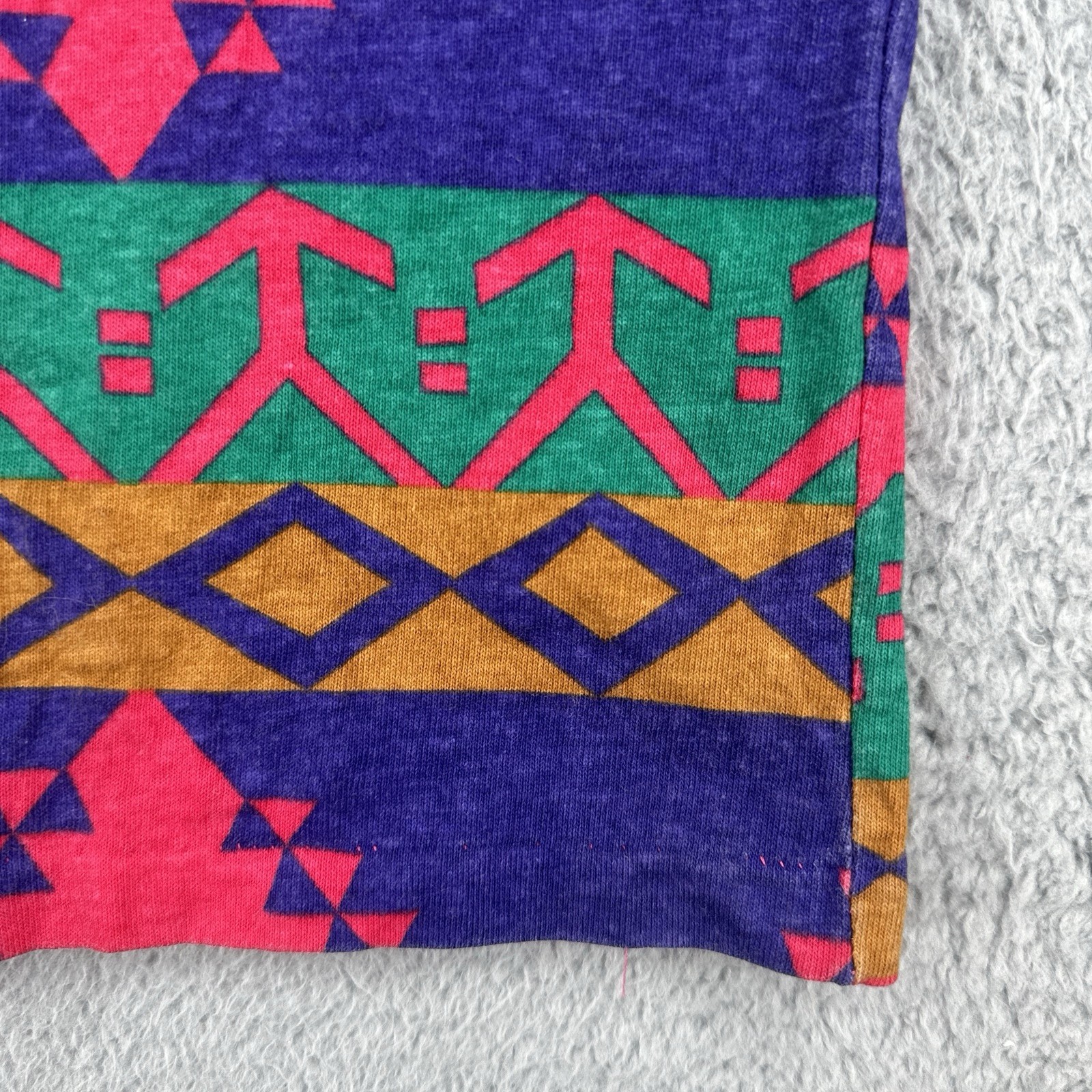 Vtg Fast 90s Boxy Adult L- XL T Shirt Southwestern Design AOP Colorful Hip Hop gallery