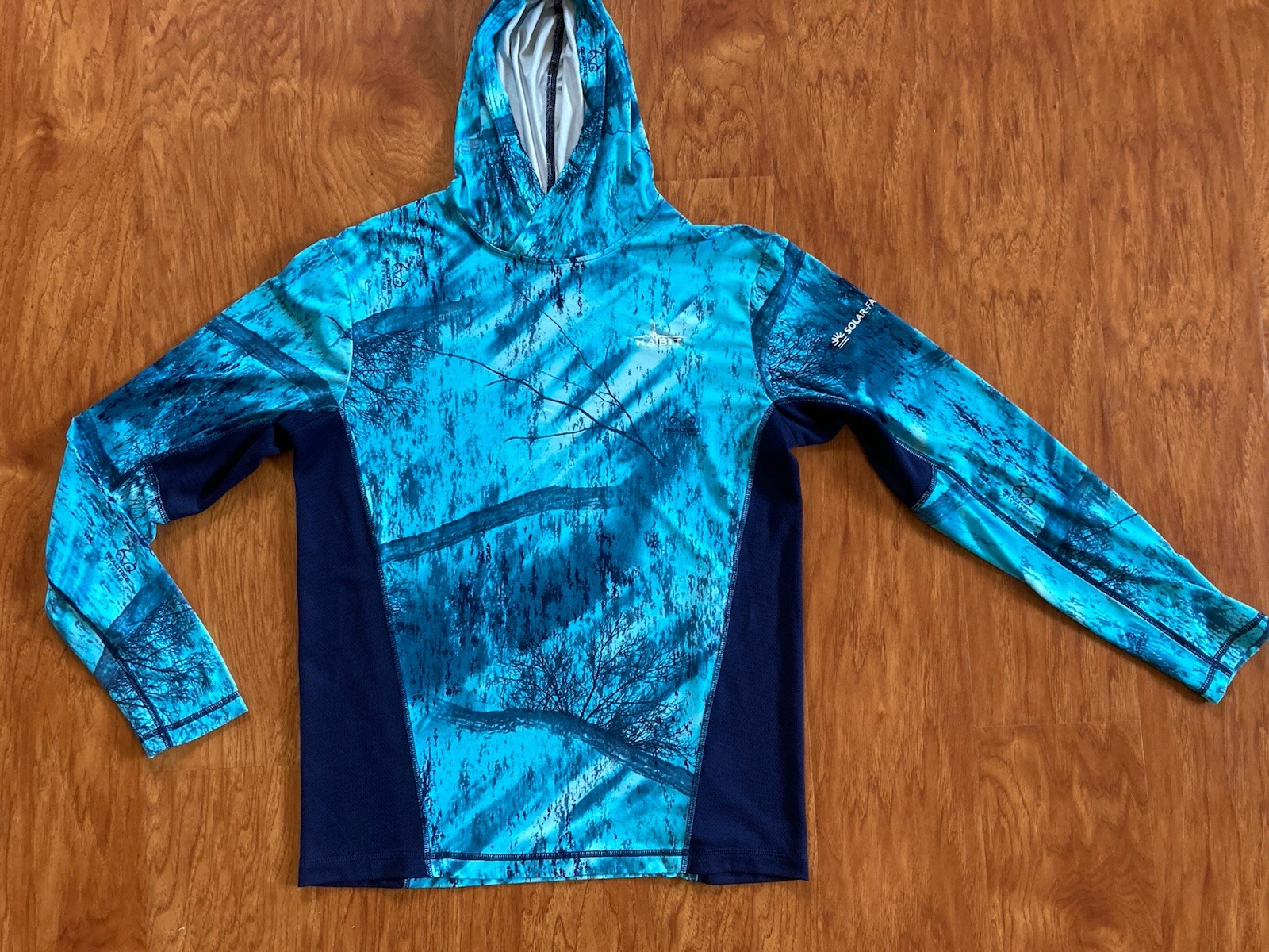 Habit Hoodie Shirt M Blue 40+ Solar Factor Realtree Fishing gallery