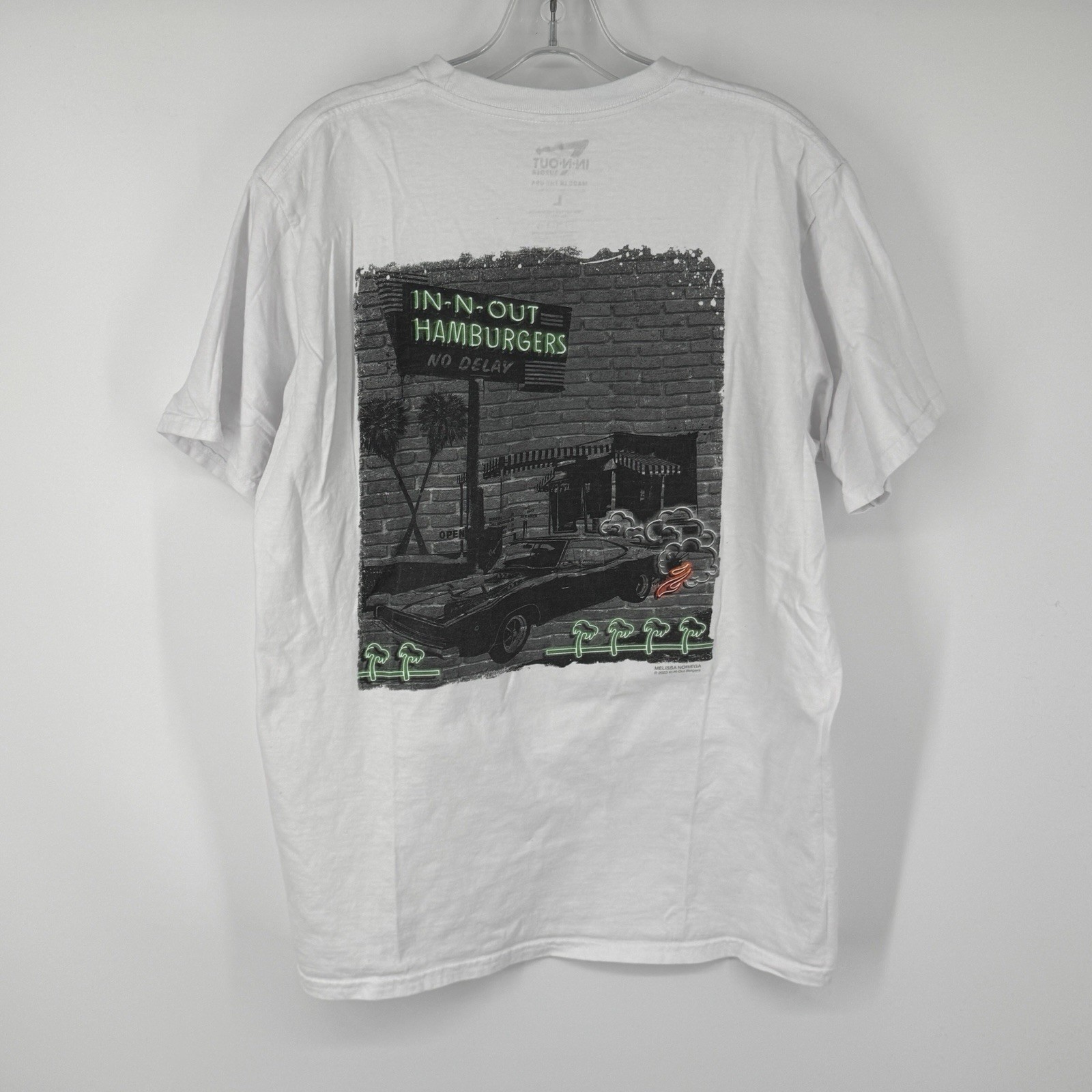In-N-Out Burger Nevada Neon Graphic T Shirt Men’s Large White Retro Car USA Tee gallery
