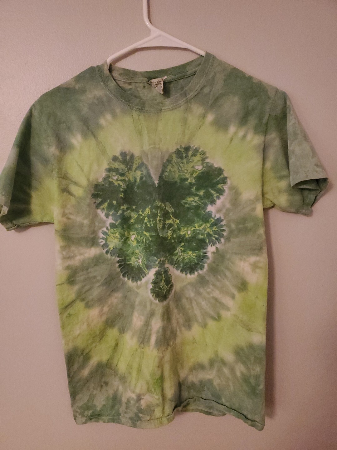 Tie Dyed Clover T-shirt Size S BG4