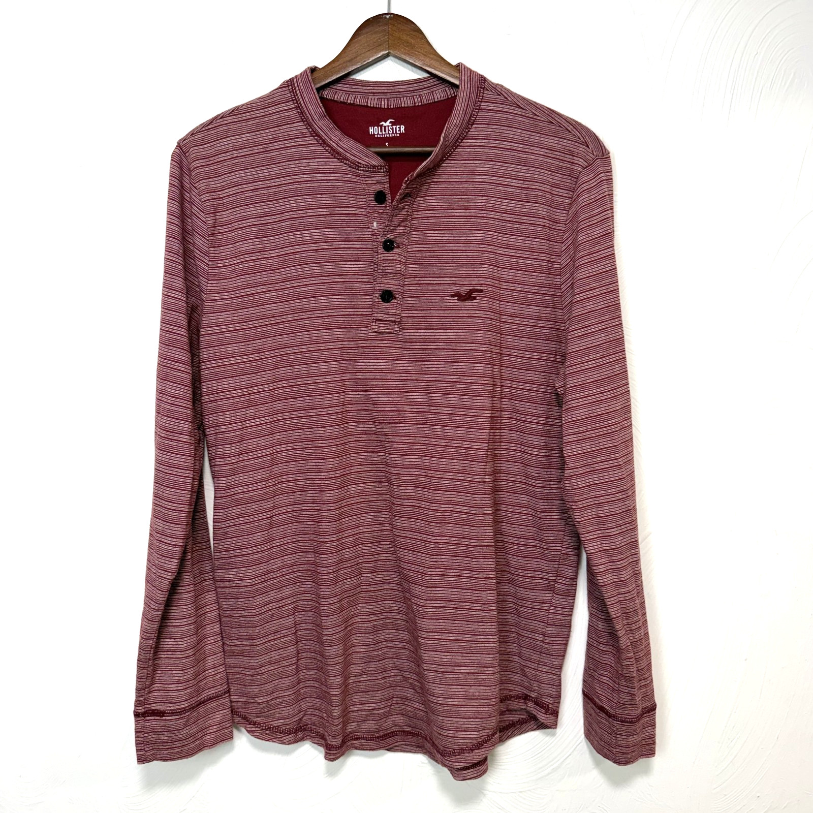Hollister Men’s Red Striped Henley Button Long Sleeve Casual Shirt Top Sz Small