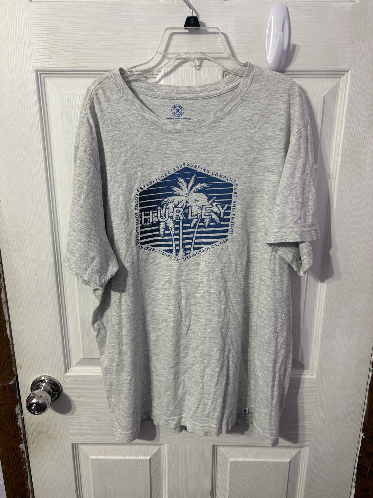 Hurley Men's Gray Graphic T-Shirt SZ L SInce 1999 98 cotton gallery