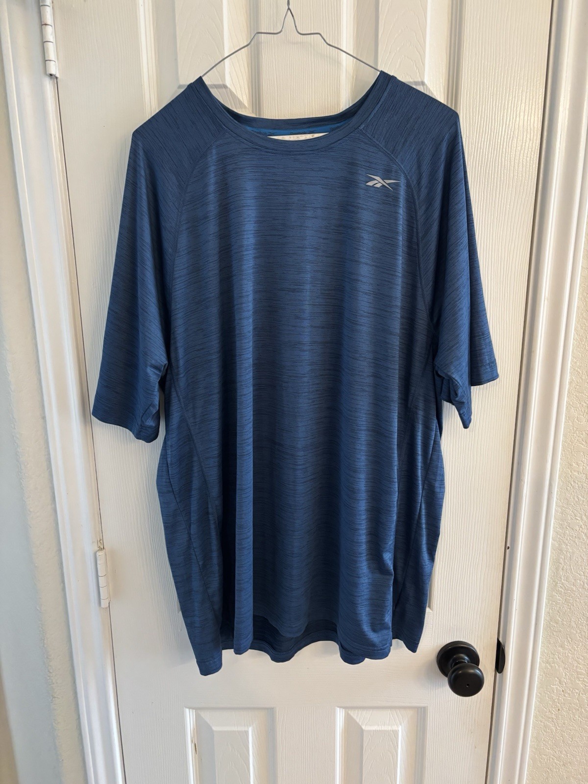 Reebok XL Blue Athletic Performance T-Shirt Short Sleeve Moisture Wicking gallery