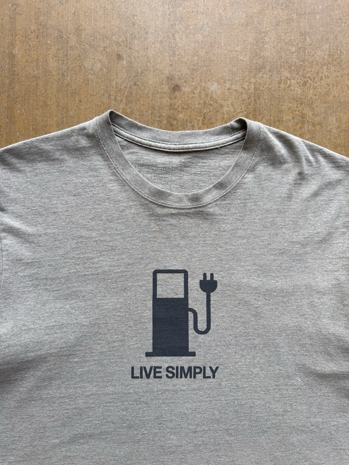 Patagonia Live Simply Graphic Outdoors Hiking Gray T-Shirt X-Large gallery