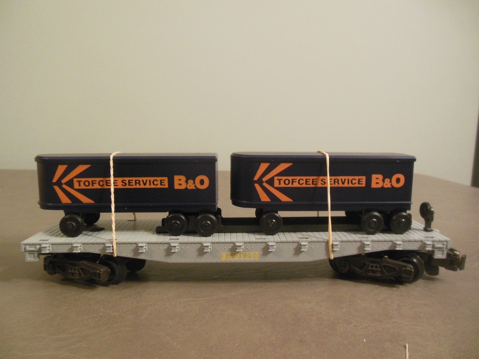 S Gauge Flat Car B & O 4-9000 with 2 B & O Trailer Load