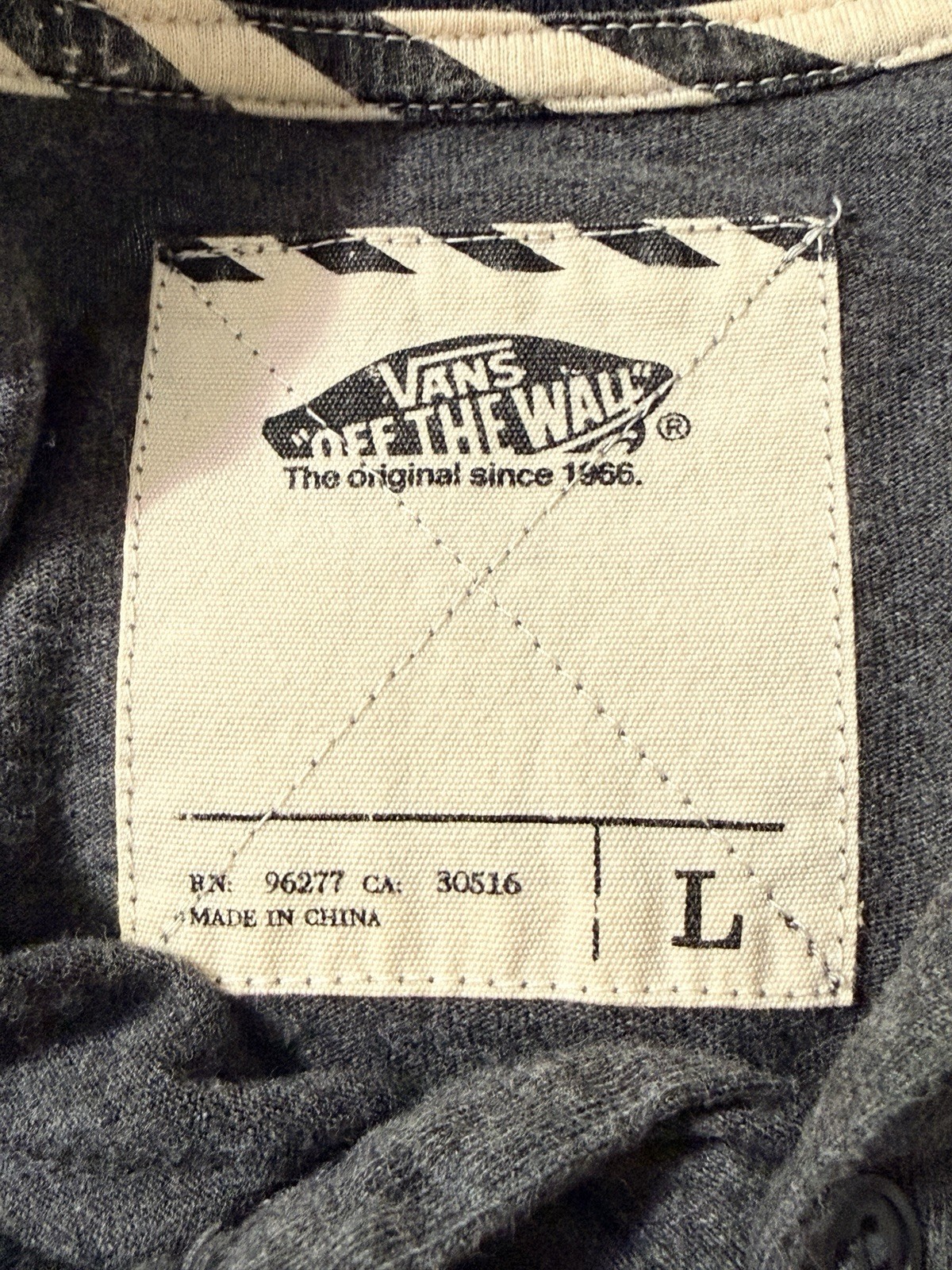 VANS Off The Wall Men's Henley 3/4 Sleeve T-Shirt Gray Black Size L 2013 Vintage gallery