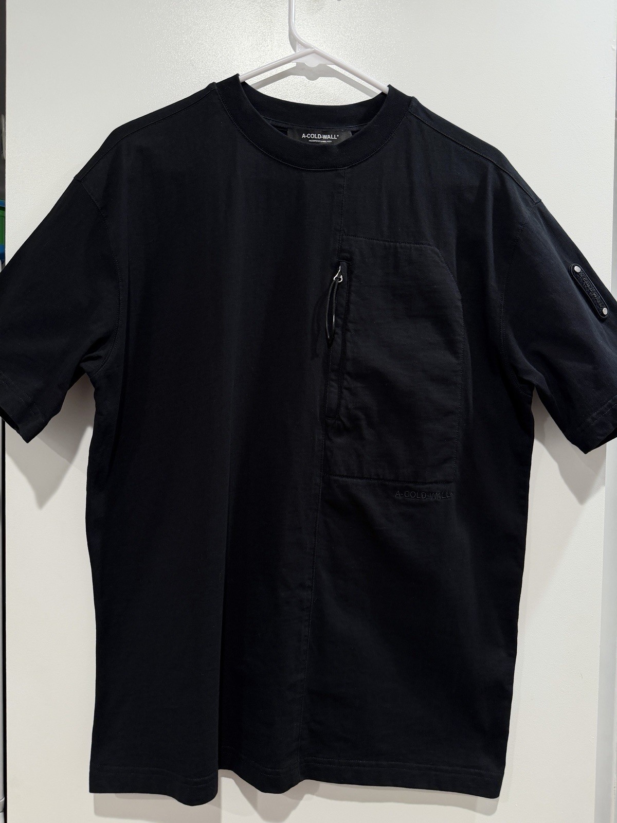 A-COLD-WALL* Utility T-Shirt Black with Zip Pocket Men’s M