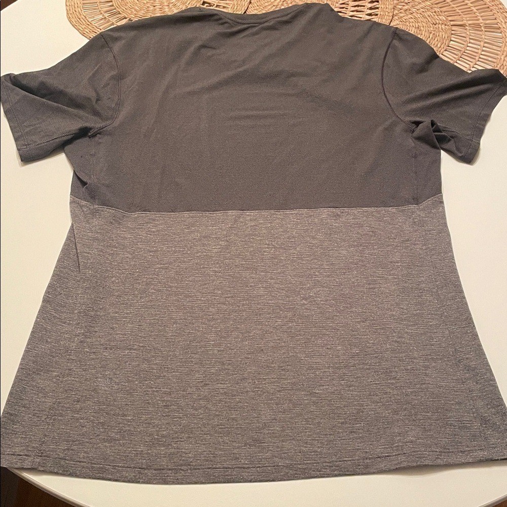 Lululemon Men's Gray Tee See Measurement gallery