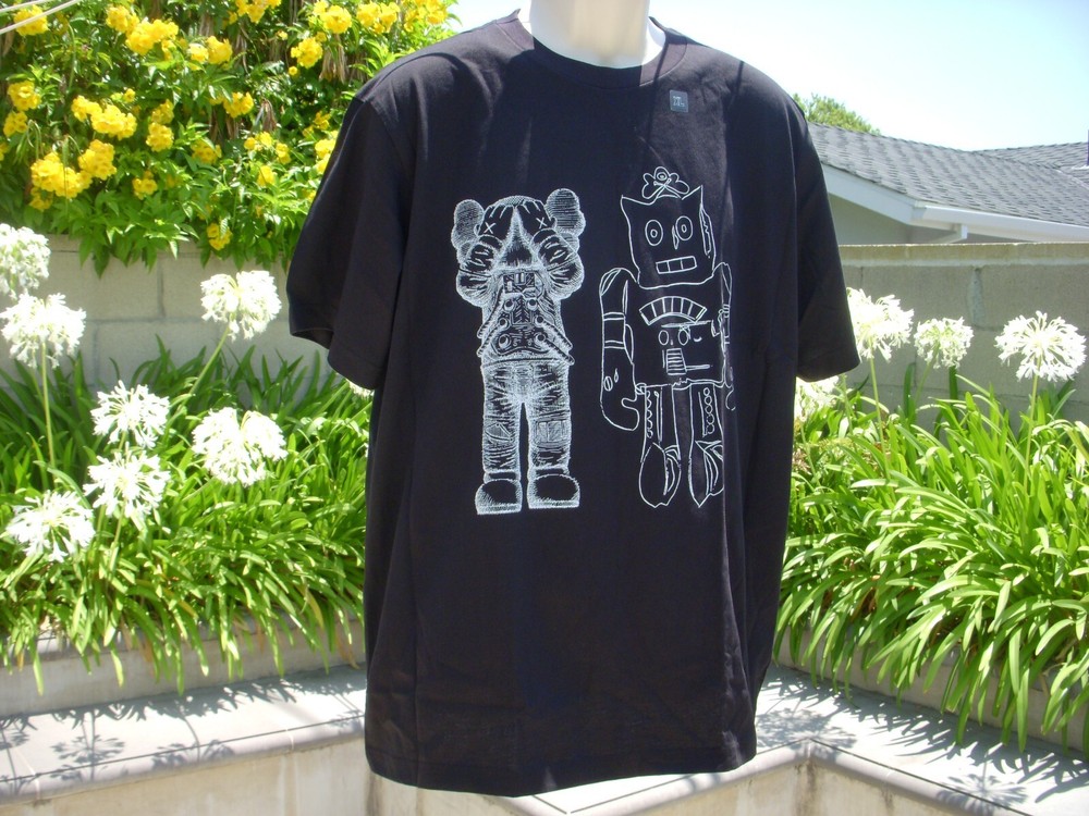KAWS x Warhol Uniqlo T-shirt Robot Companion Friend Black XLarge 25″ Across