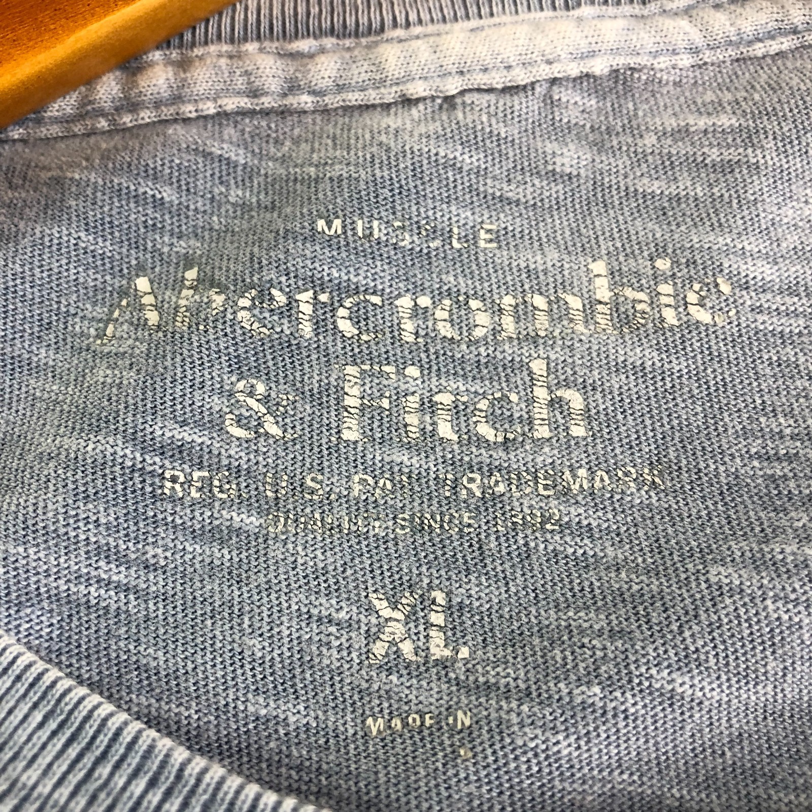 Abercrombie Fitch Muscle Pocket T-Shirt Mens XL Heather Sky Blue Everyday gallery
