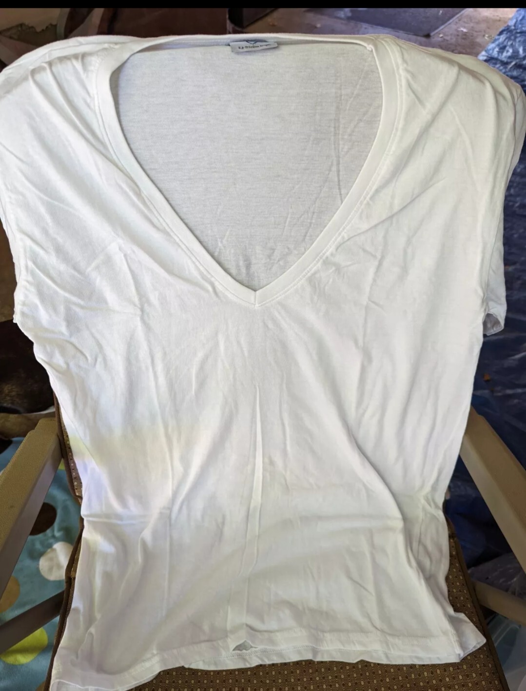 T-Shirt "Deep V" White Undershirt (2 Pack) gallery
