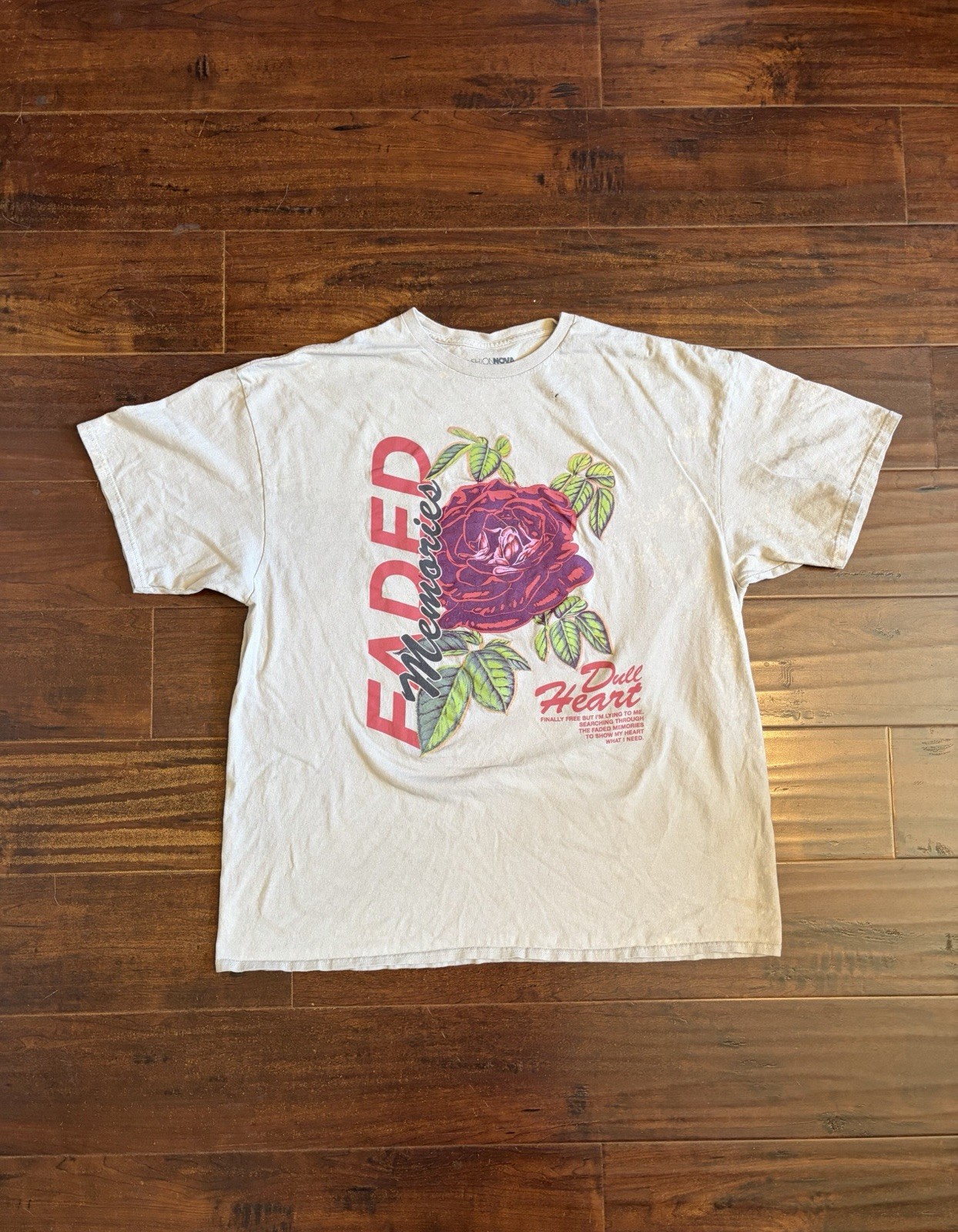 FashionNova Faded Memories 2xl tee measurements pictured pinhole gallery