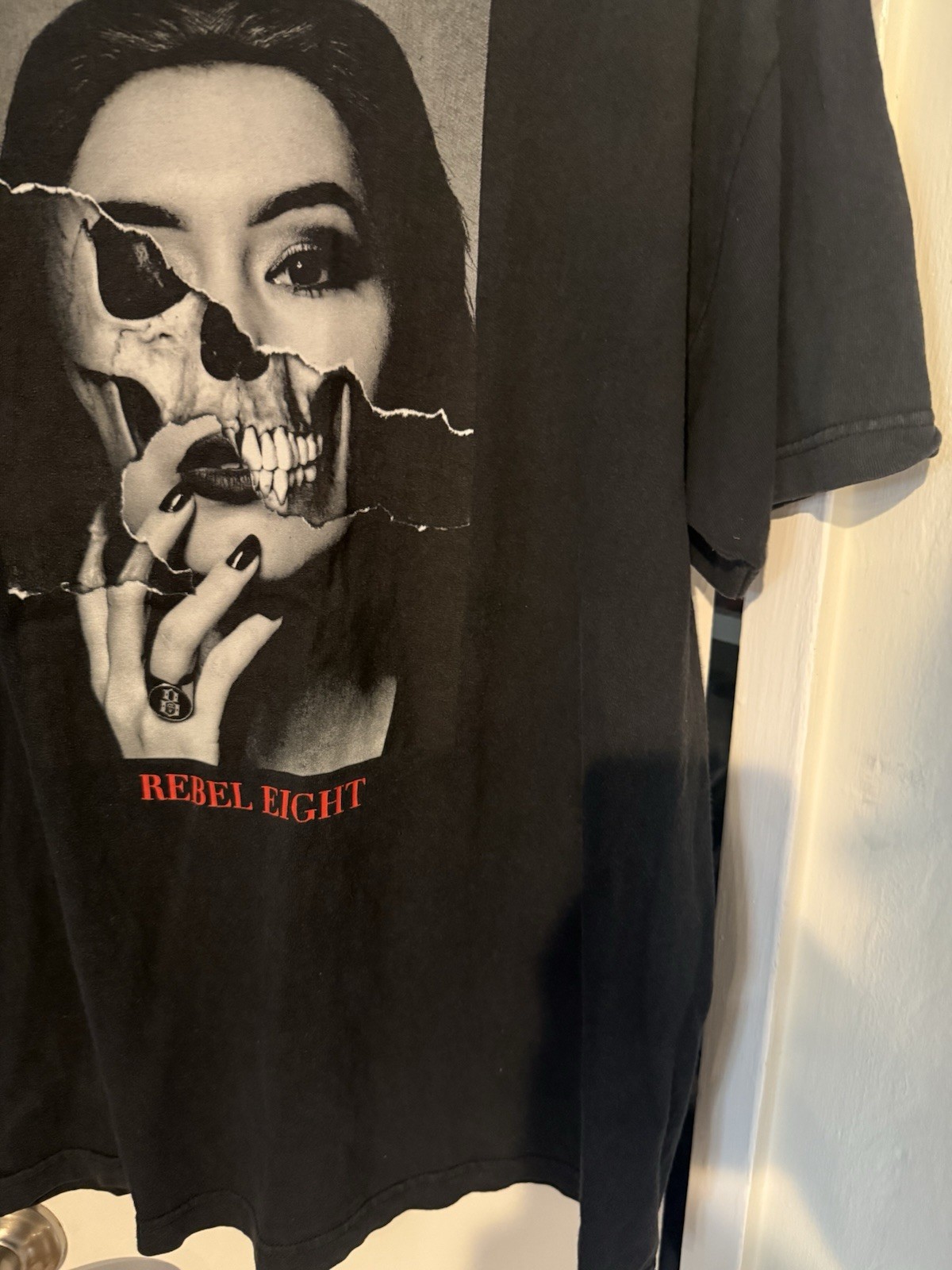 Rebel Eight 8 Men’s Streetwear T-Shirt Size L gallery