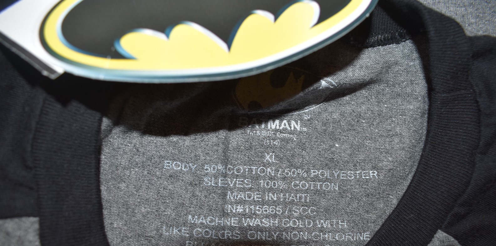 Batman 2-Tone Mens Heather Gray And Black 3/4 Sleeve Raglan Shirt NWT XL gallery