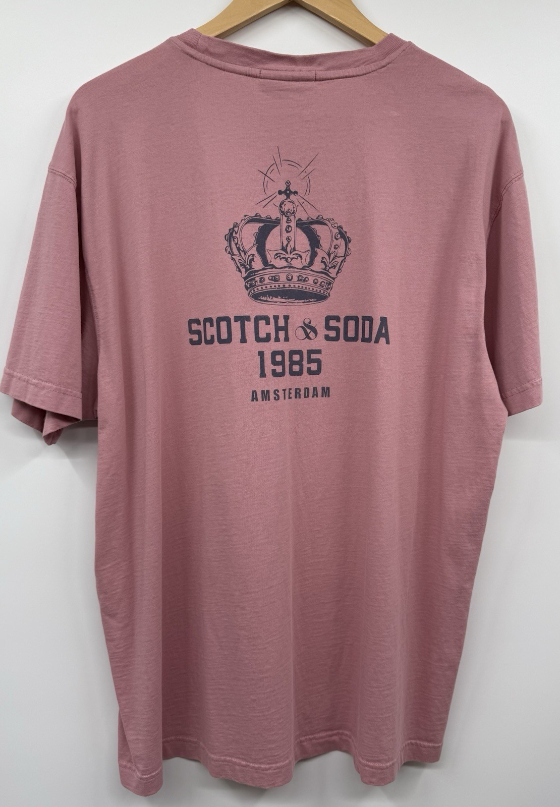 Scotch & Soda Amsterdam Men’s PINK Crown 1985 T-Shirt SZ XL Casual Preppy Punk gallery