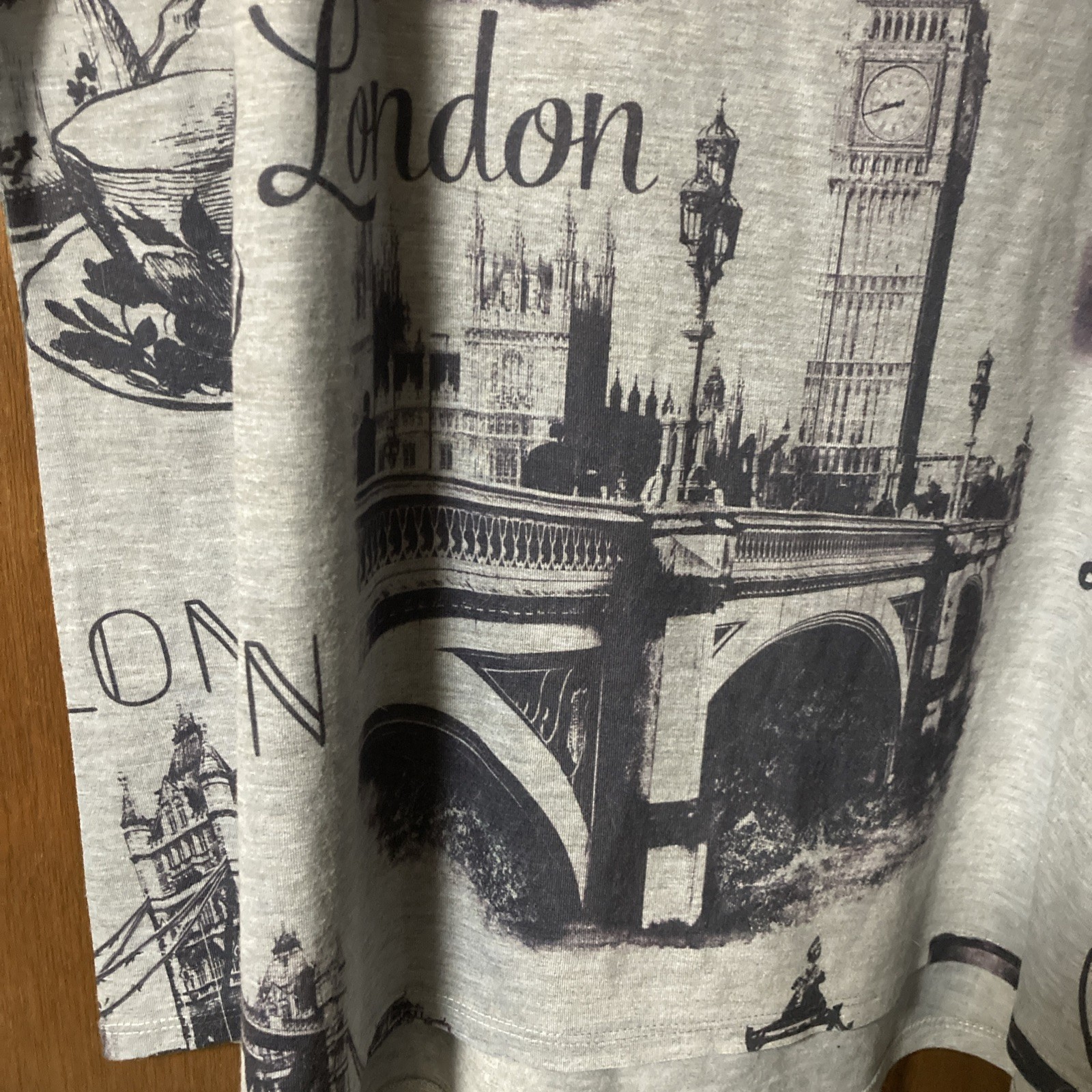 London England United Kingdom Souvenir Gift Unisex T-Shirt Sz XL gray black NEW gallery