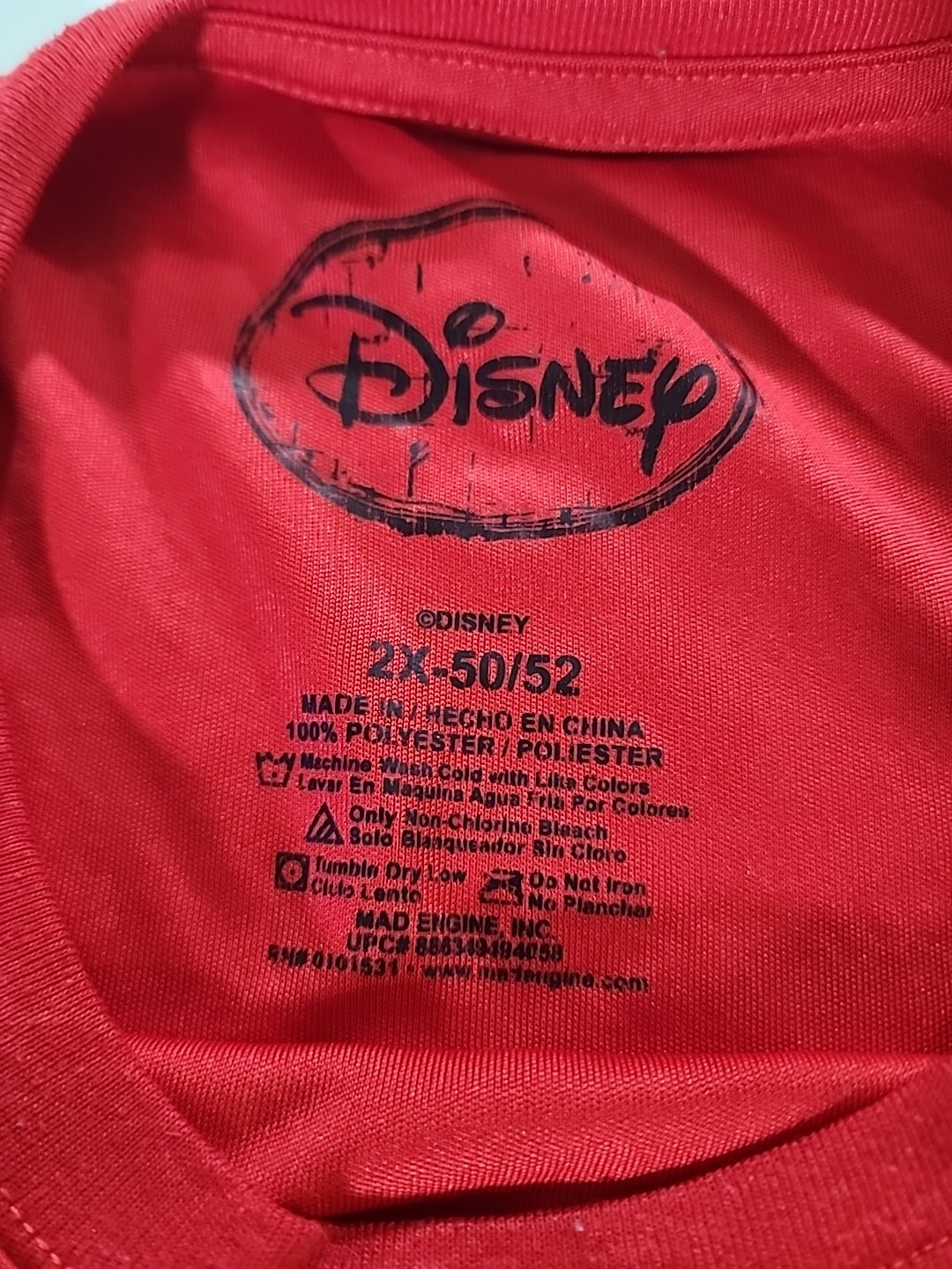 Disney Mr Incredible Shirt Men 2XL Red Embossed Pattern Athletic Performance Tee gallery