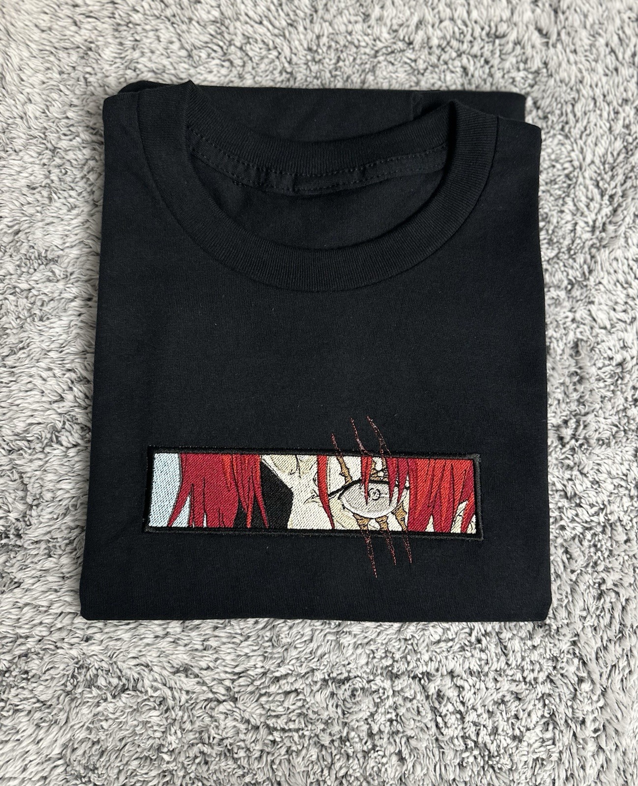 One Piece Shanks Embroidered T-Shirt Size L Anime Manga New with Tags Rare Gift gallery