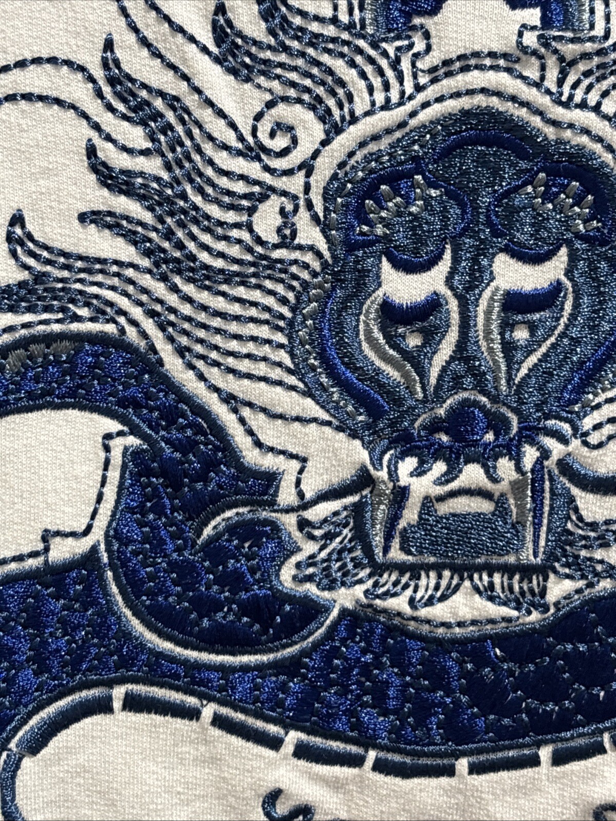 All Over Embroidered Dragon Chinese Short Sleeve Tee Size M Stunning Beautiful gallery