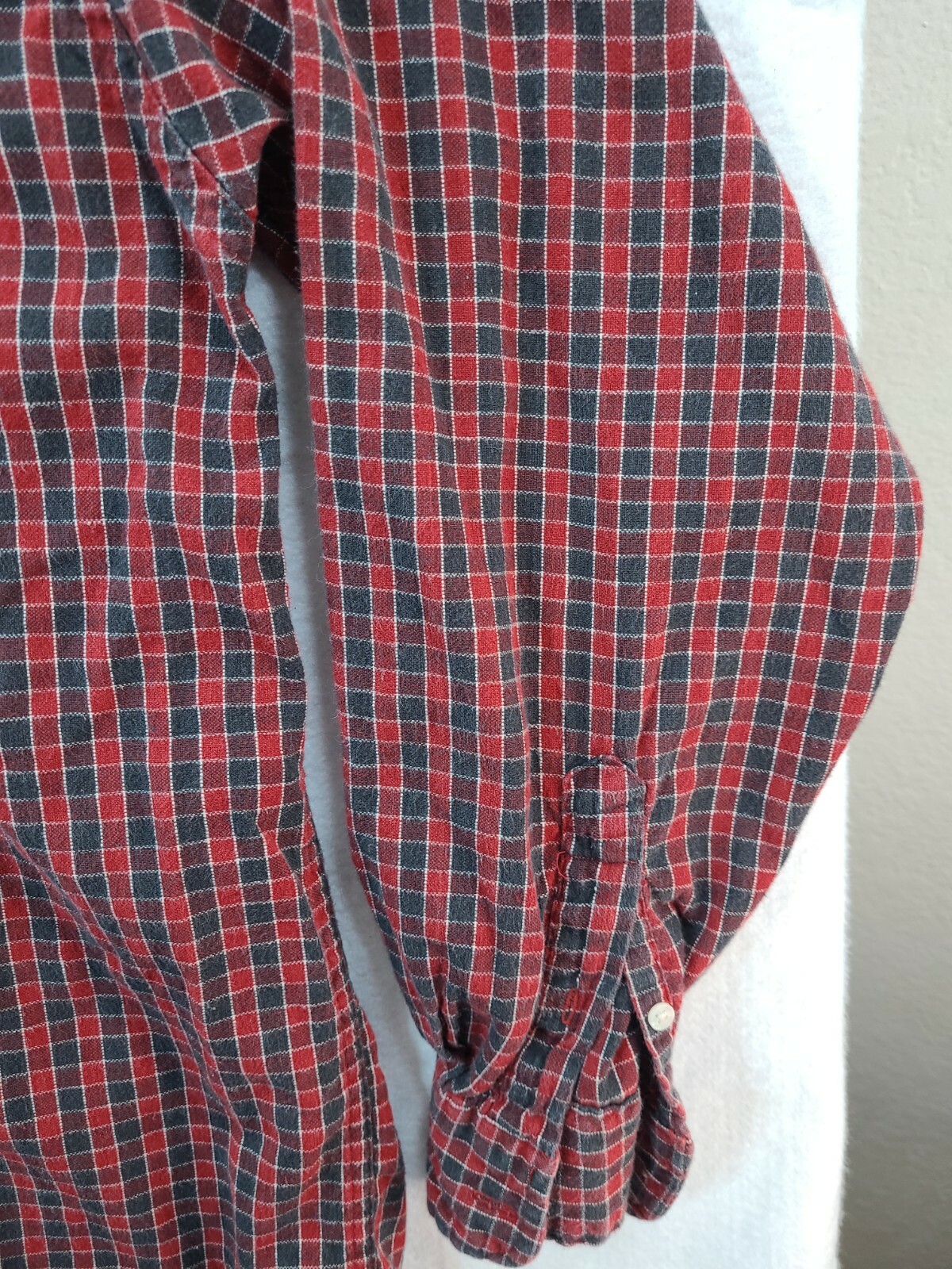 St. John's Bay Mens XLT Red Plaid Long Sleeve Flannel Shirt gallery