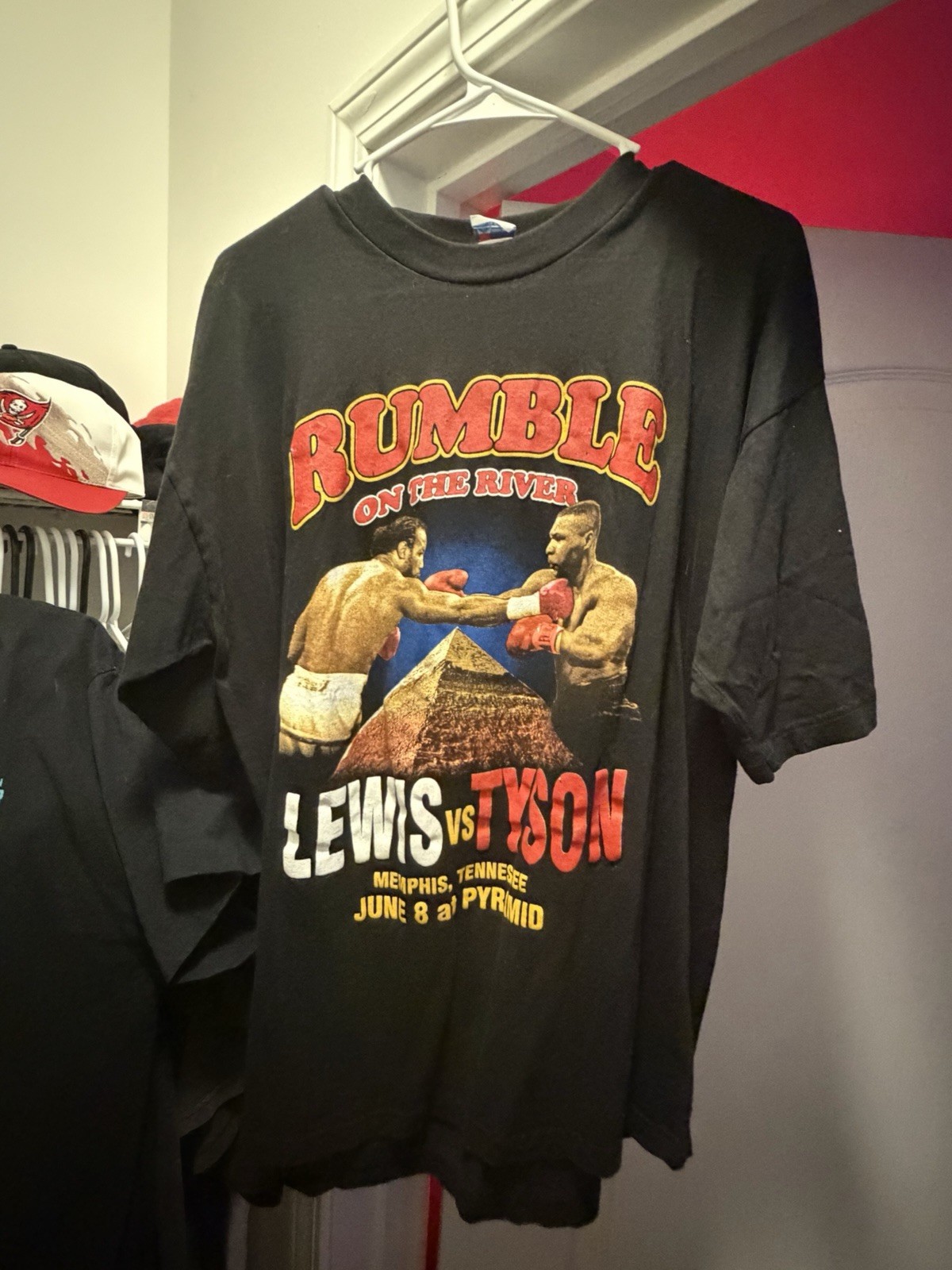 Men's XL Black Rumble on the River Lennox Lewis vs Mike Tyson Graphic T-Shirt XL gallery