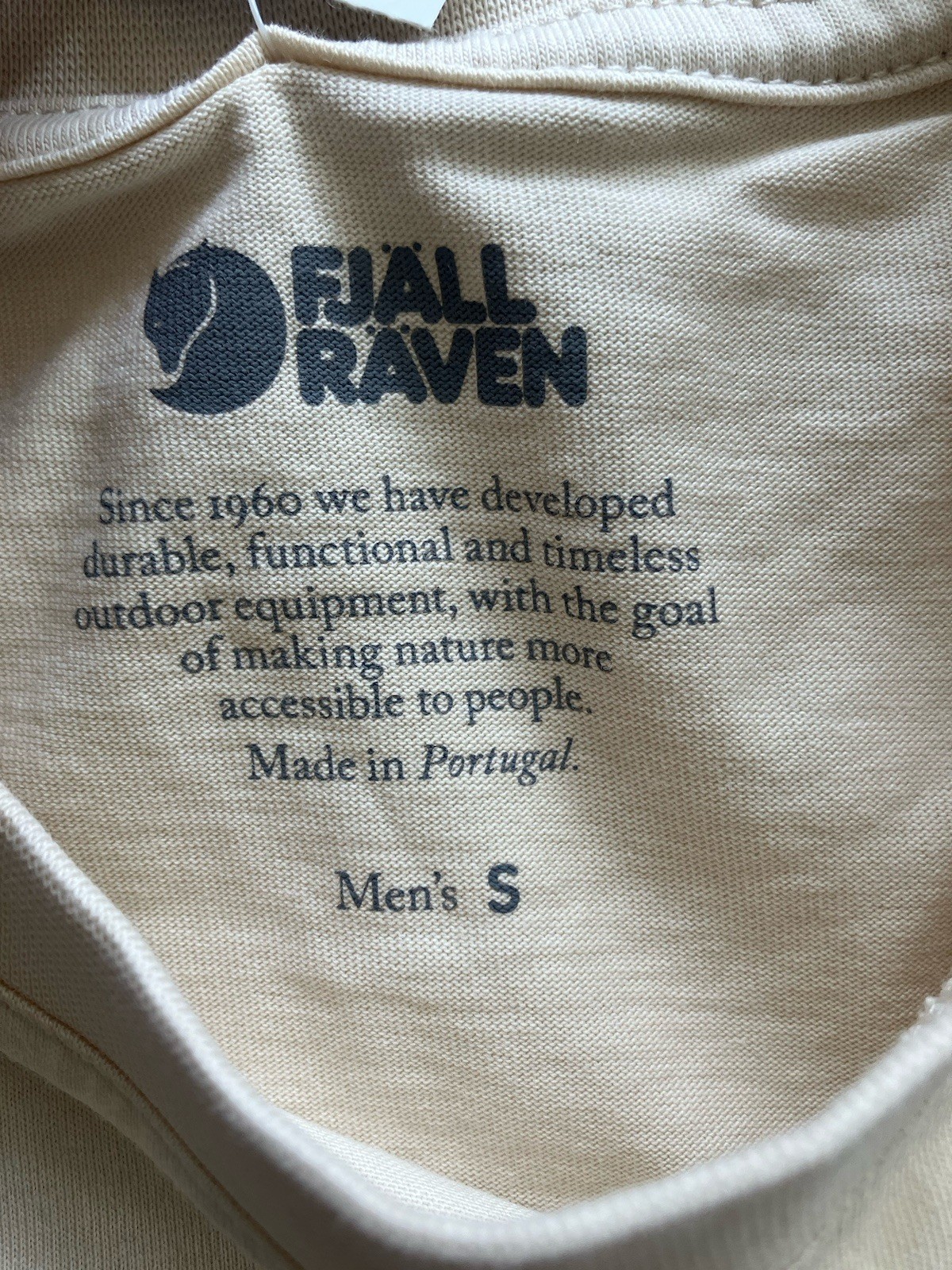 Fjallraven T Shirt Mens Small Fox Logo Cotton Outdoors Hiking gallery