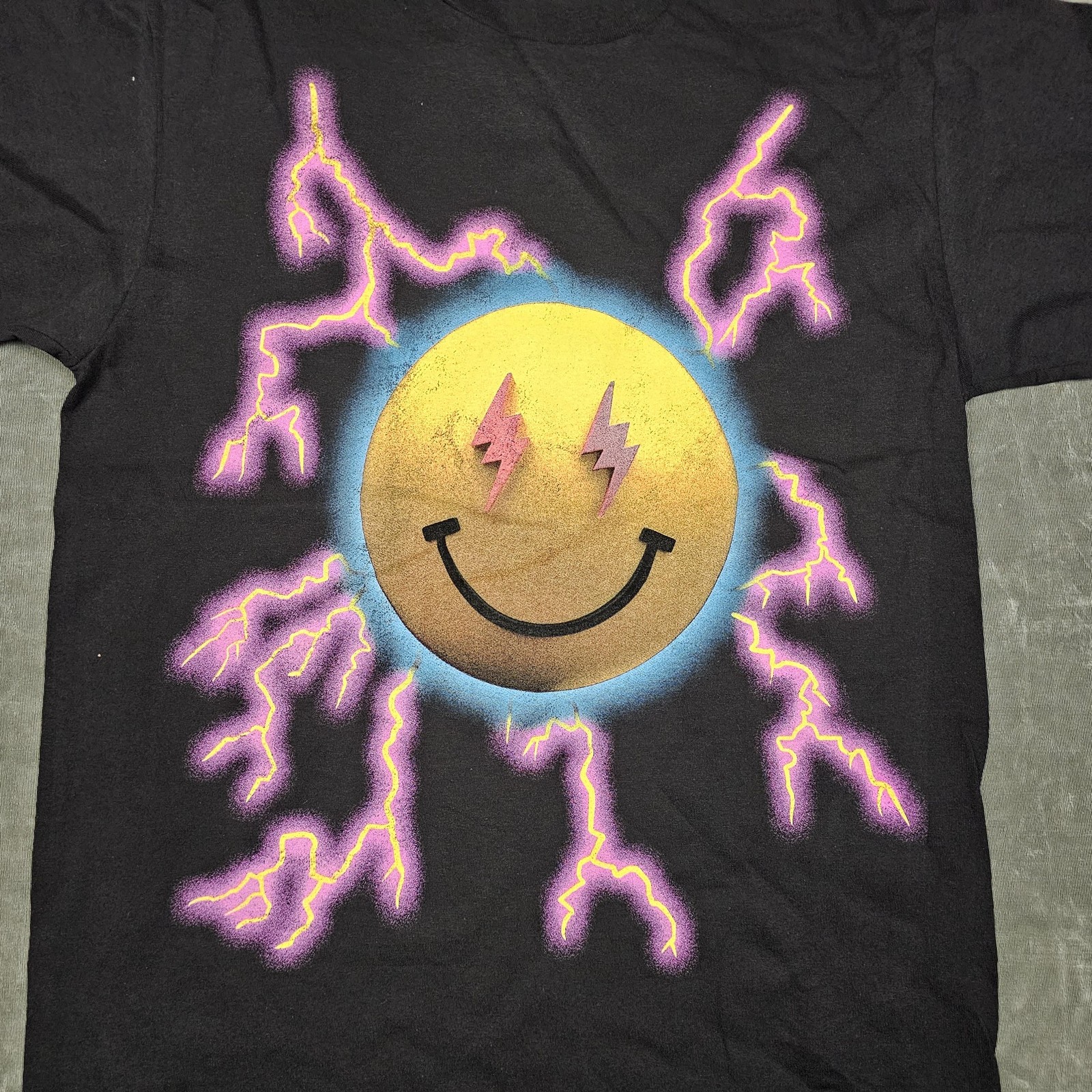 J Balvin Jose Tour Shirt Mens Large Black Lightning Smiley Face Graphic 2022 Tee gallery