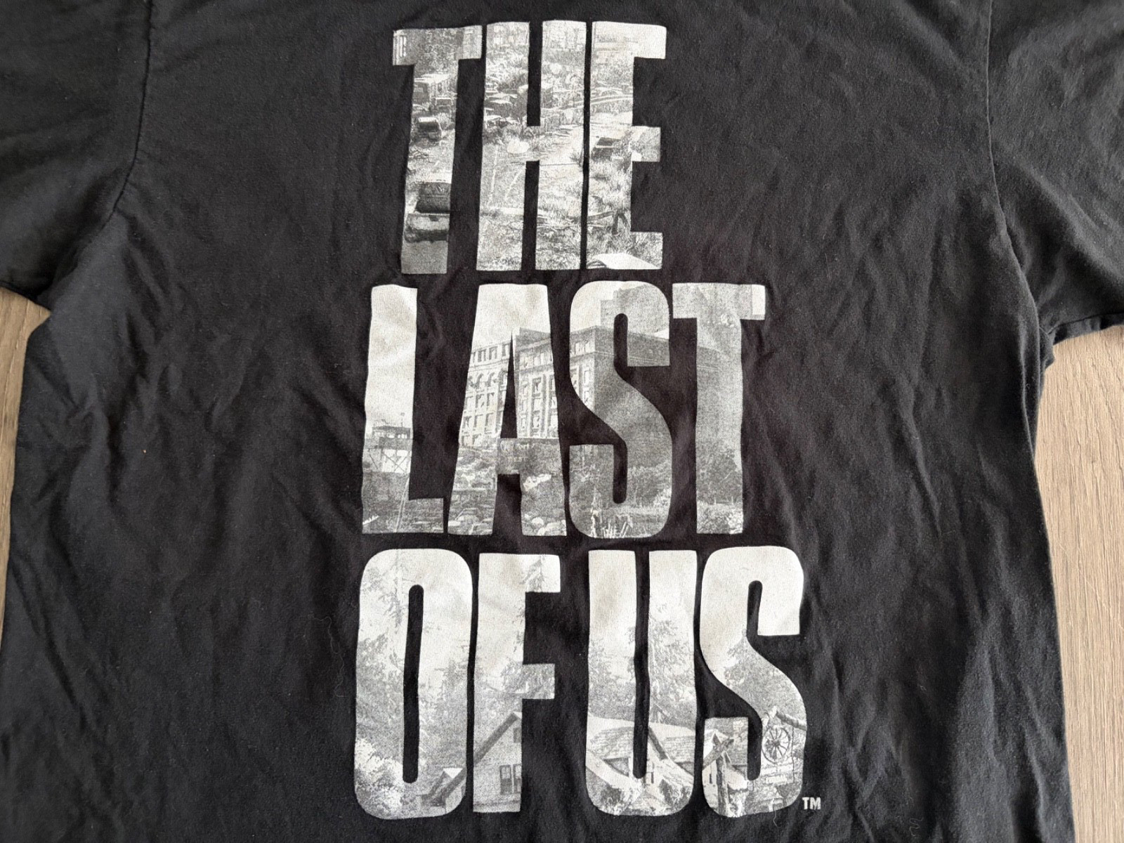 The Last Of Us T Shirt Large NAUGHTY DOG Video Game (Damaged/See Description) gallery