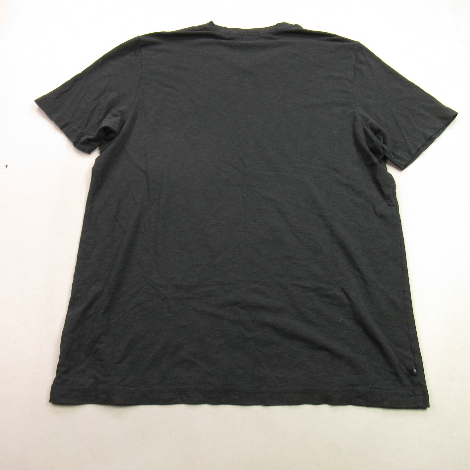 Travis Mathew Shirt Mens XL Short Sleeve V Neck Black Lightweight gallery