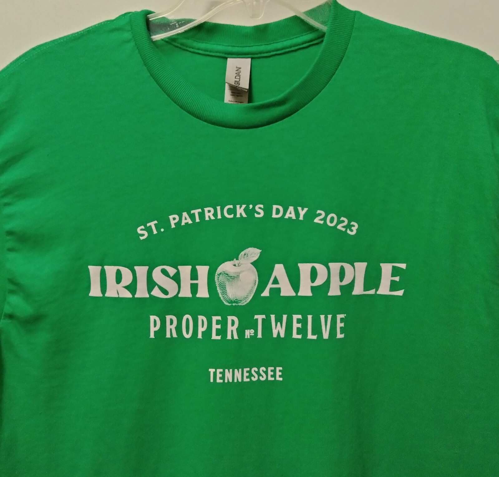 Irish Apple Proper Twelve T-shirt Mens M Green Gildan No. 12 St Patricks Day New gallery