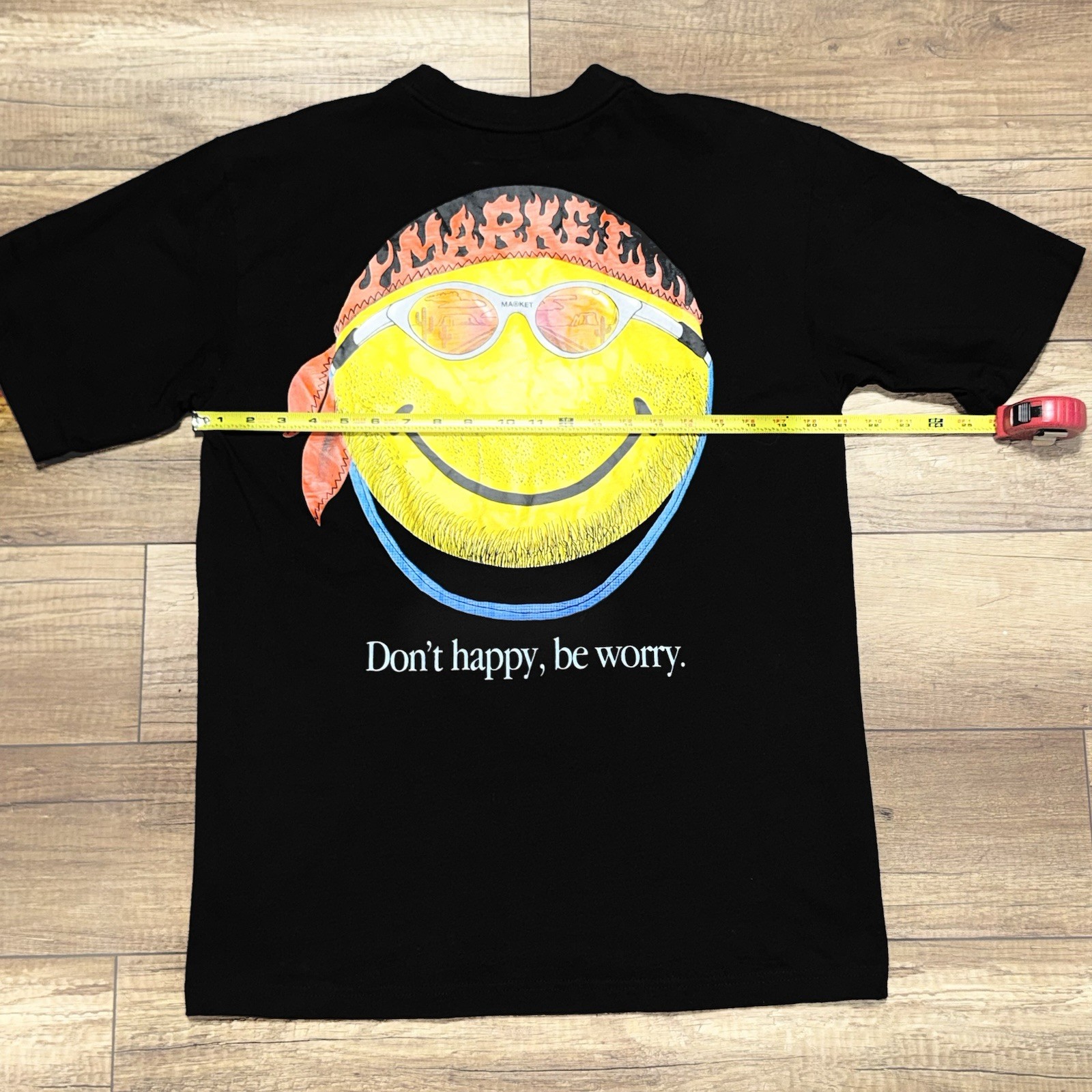 Chinatown Market x Smiley Don’t Happy, Be Worry Big Logo Graphic T Shirt Mens L gallery