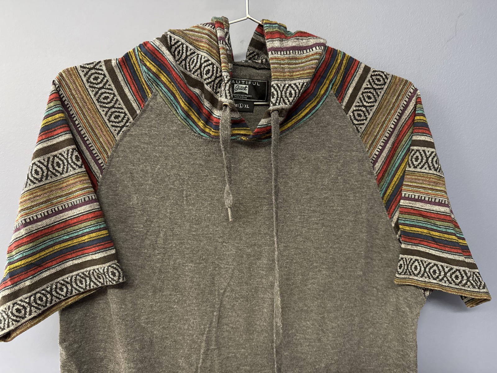 Beautiful Giant Baja Style Short Sleeve Hoodie Gray Multicolor Trim Size L gallery