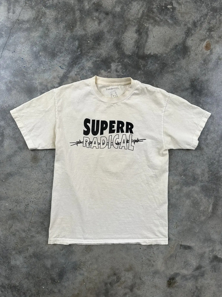 Superrradical White Barbed Wire Center Logo Tee Sz. Medium