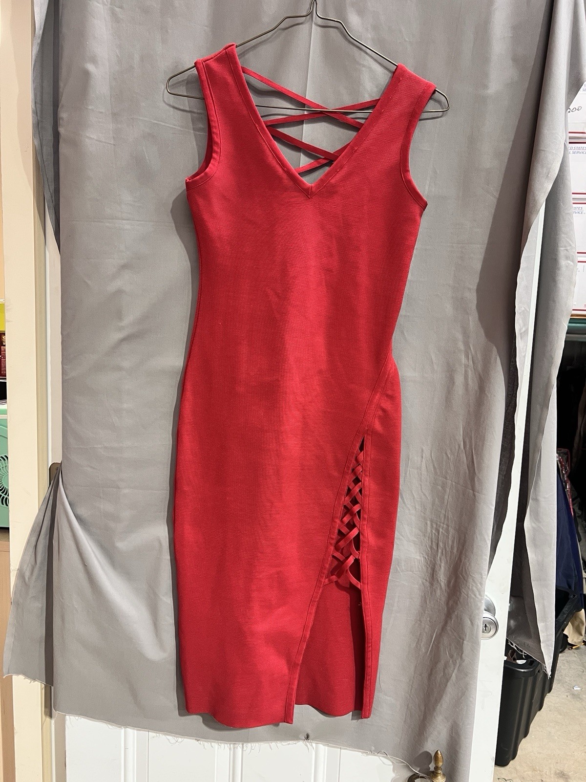 red V-neck Wow Couture brand bandage dress Size Medium TG2095