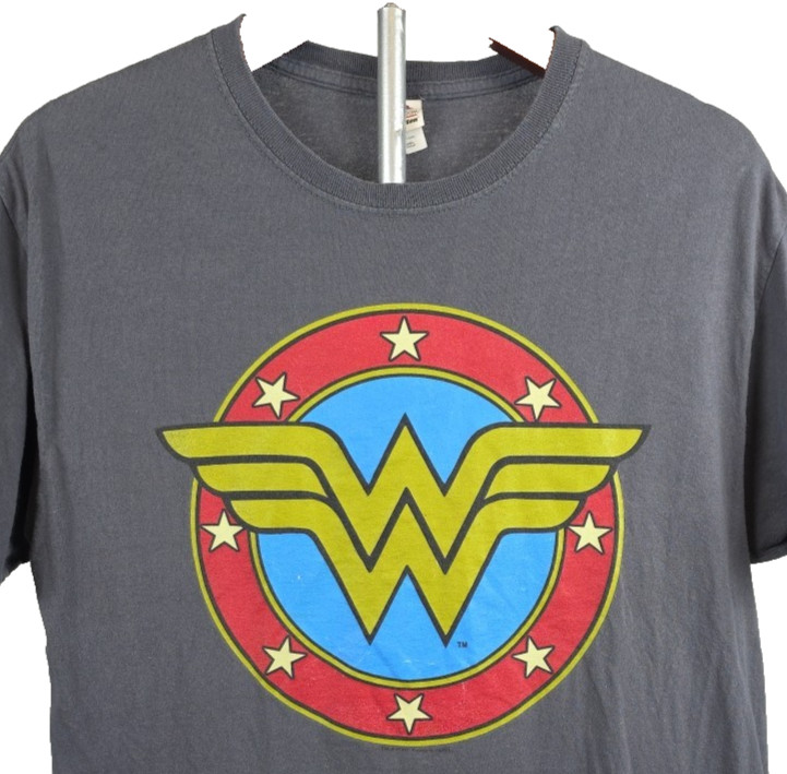 Wonder Woman Shield Graphic S/S T-shirt Gray Medium Superhero DC Comics Movie TV gallery