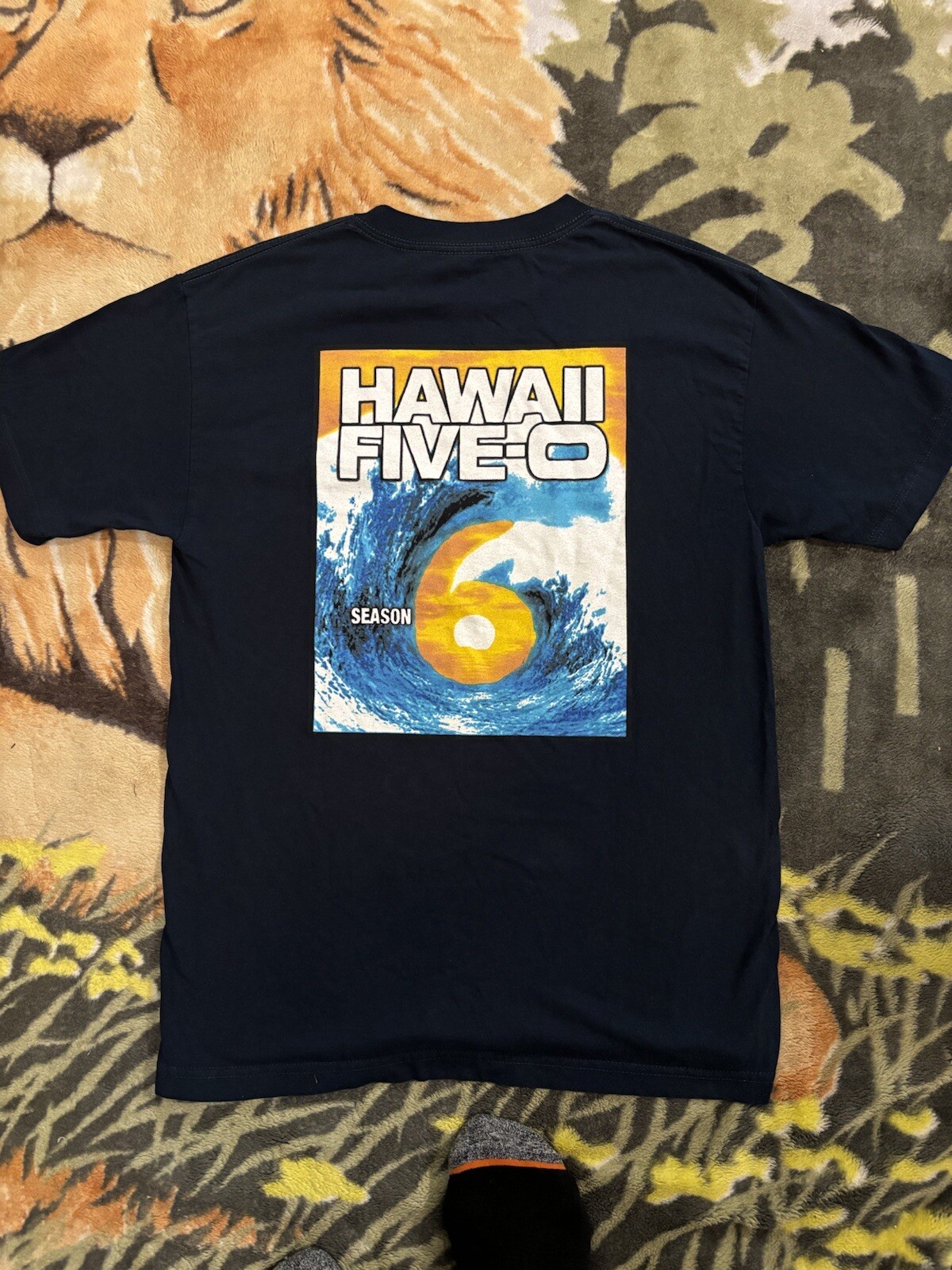 Hawaii Five-O Cast and Crew T Shirt Sz Med Season 6 Adult Navy Blue gallery