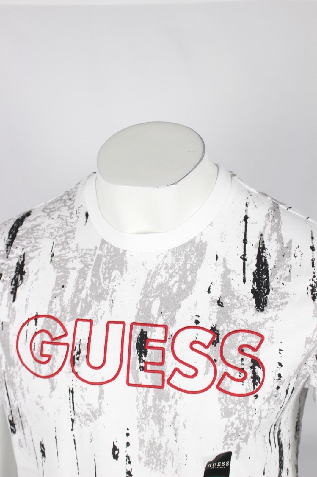 Guess Men's Elwood Logo Crew T Shirt Embroidered Pure White Black Printed gallery