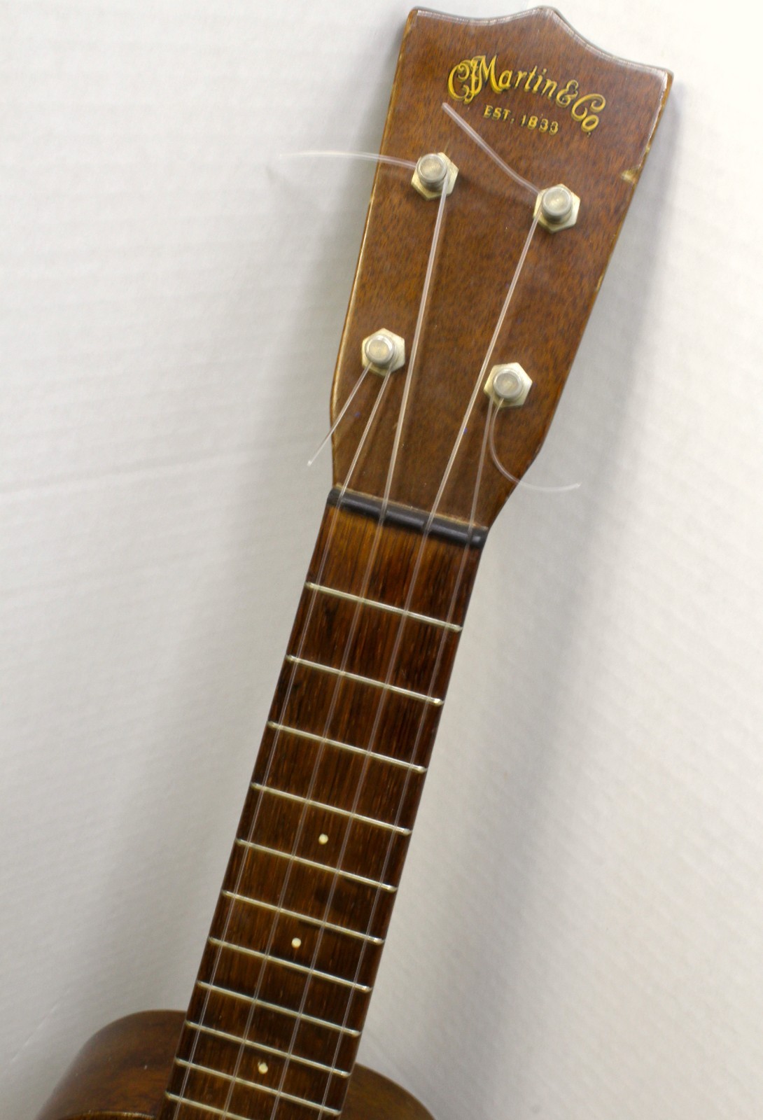 MARTIN & CO UKE Model O 4-String Ukelele with Soft Case –Quality & Great Tone!