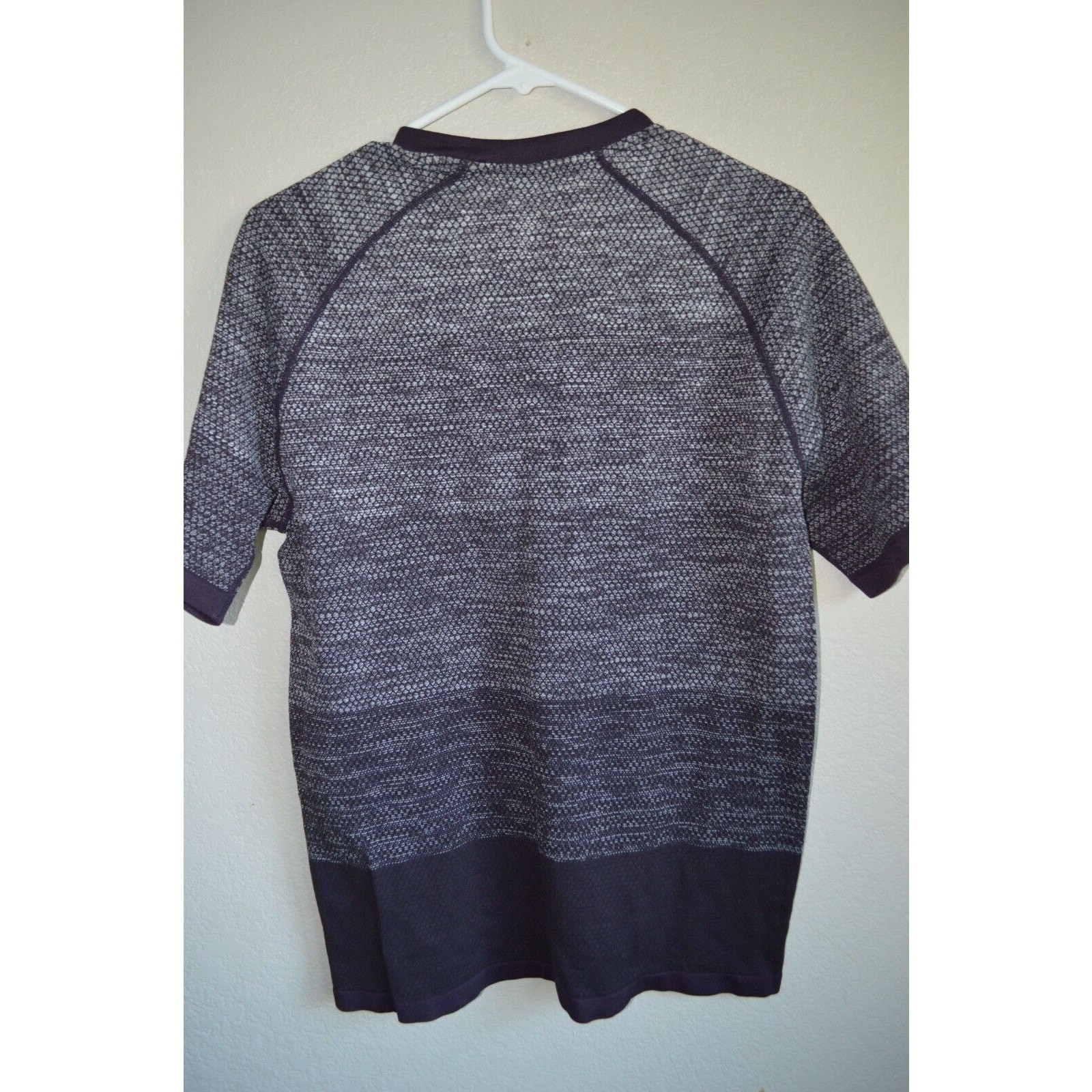 Zella Men's Small Gray Purple Ombre Textured Stretch T-Shirt Athletic Zella S gallery