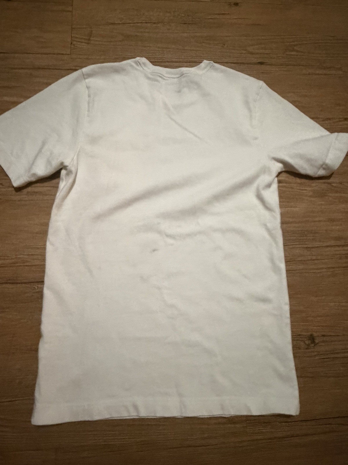 Nike SB shirt. Size Small Great condition. Men's white shirt. See photos 181 gallery